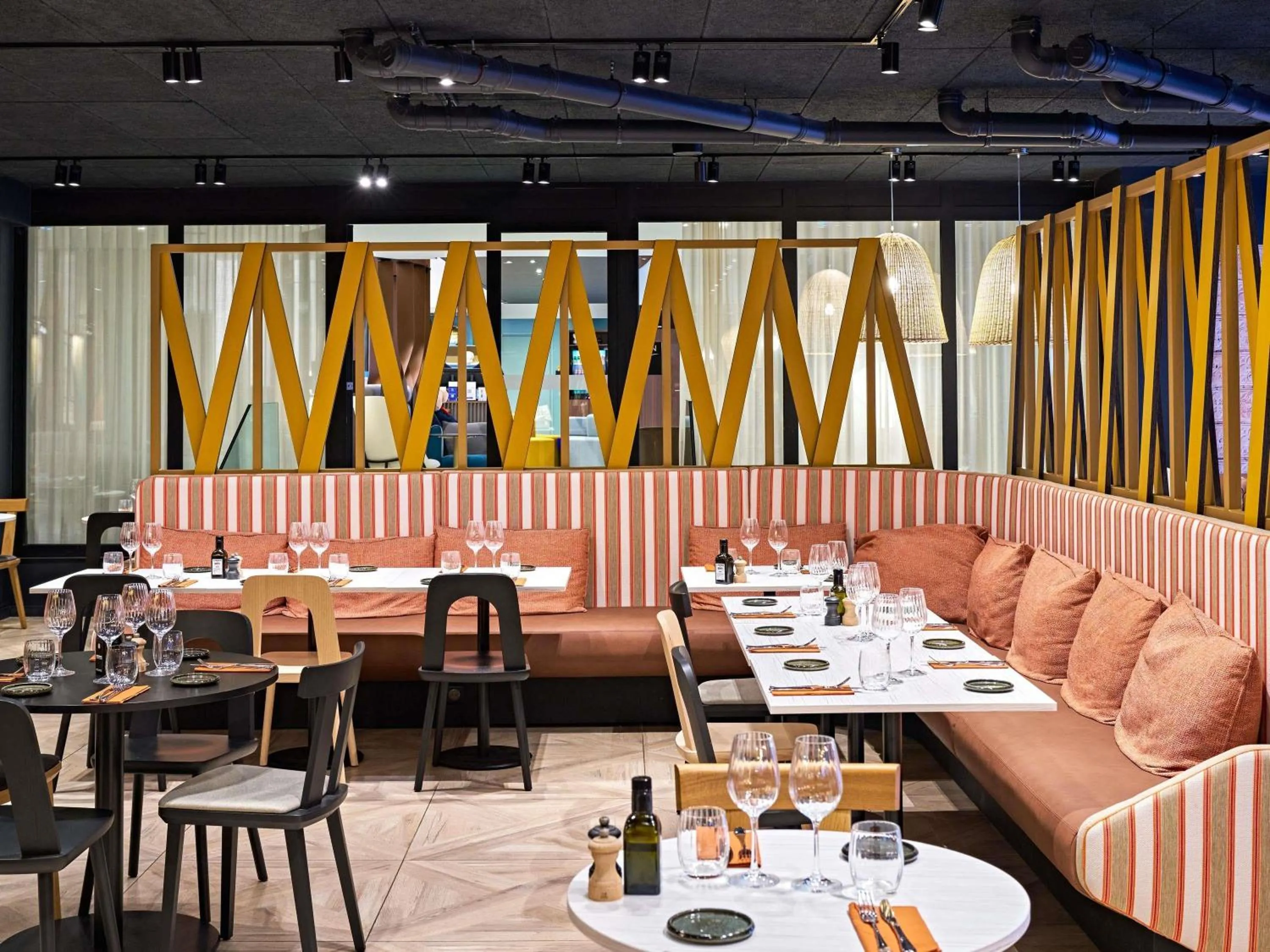 Restaurant/places to eat in Novotel Rouen Centre Cathédrale