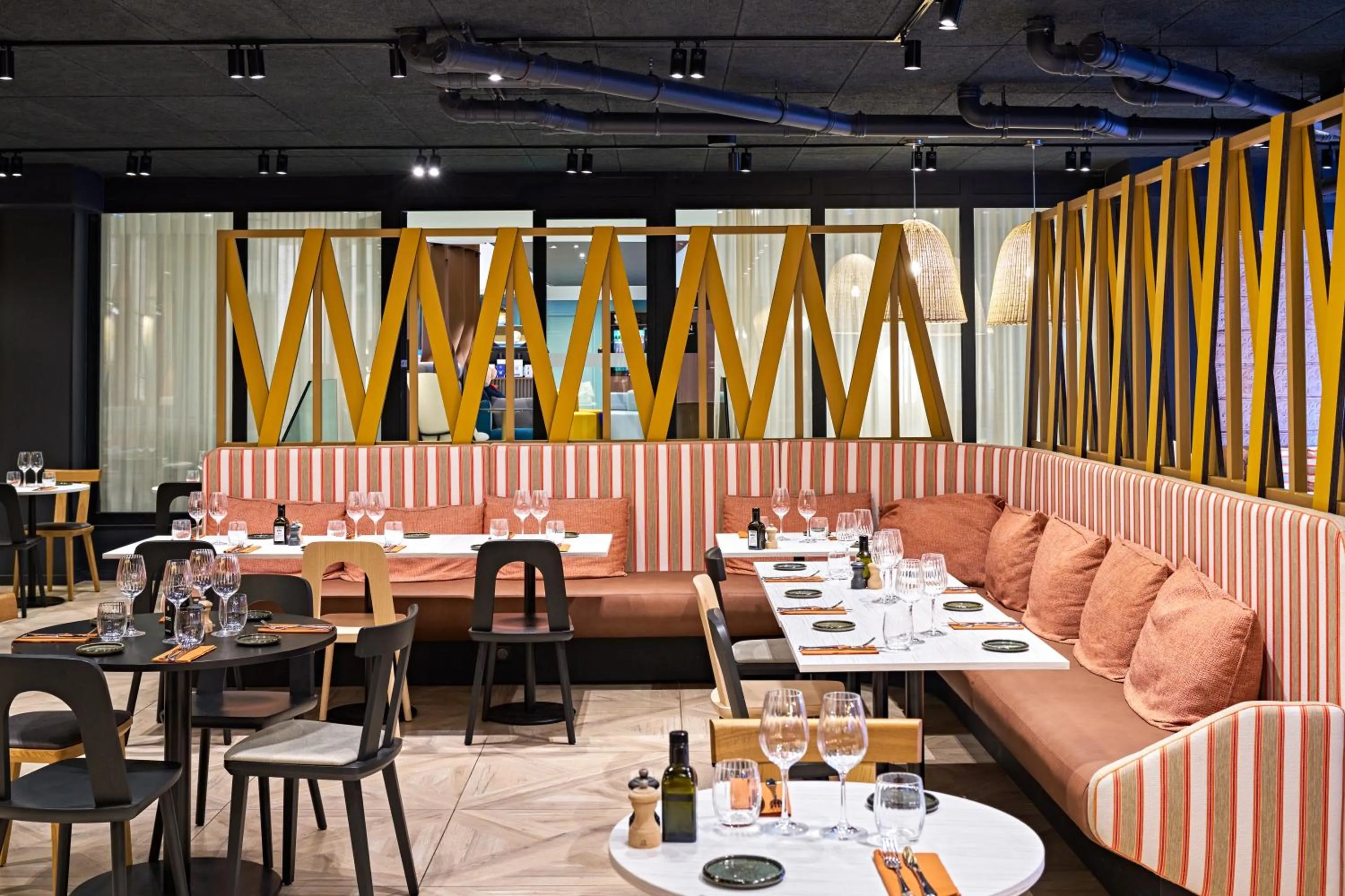 Restaurant/places to eat in Novotel Rouen Centre Cathédrale