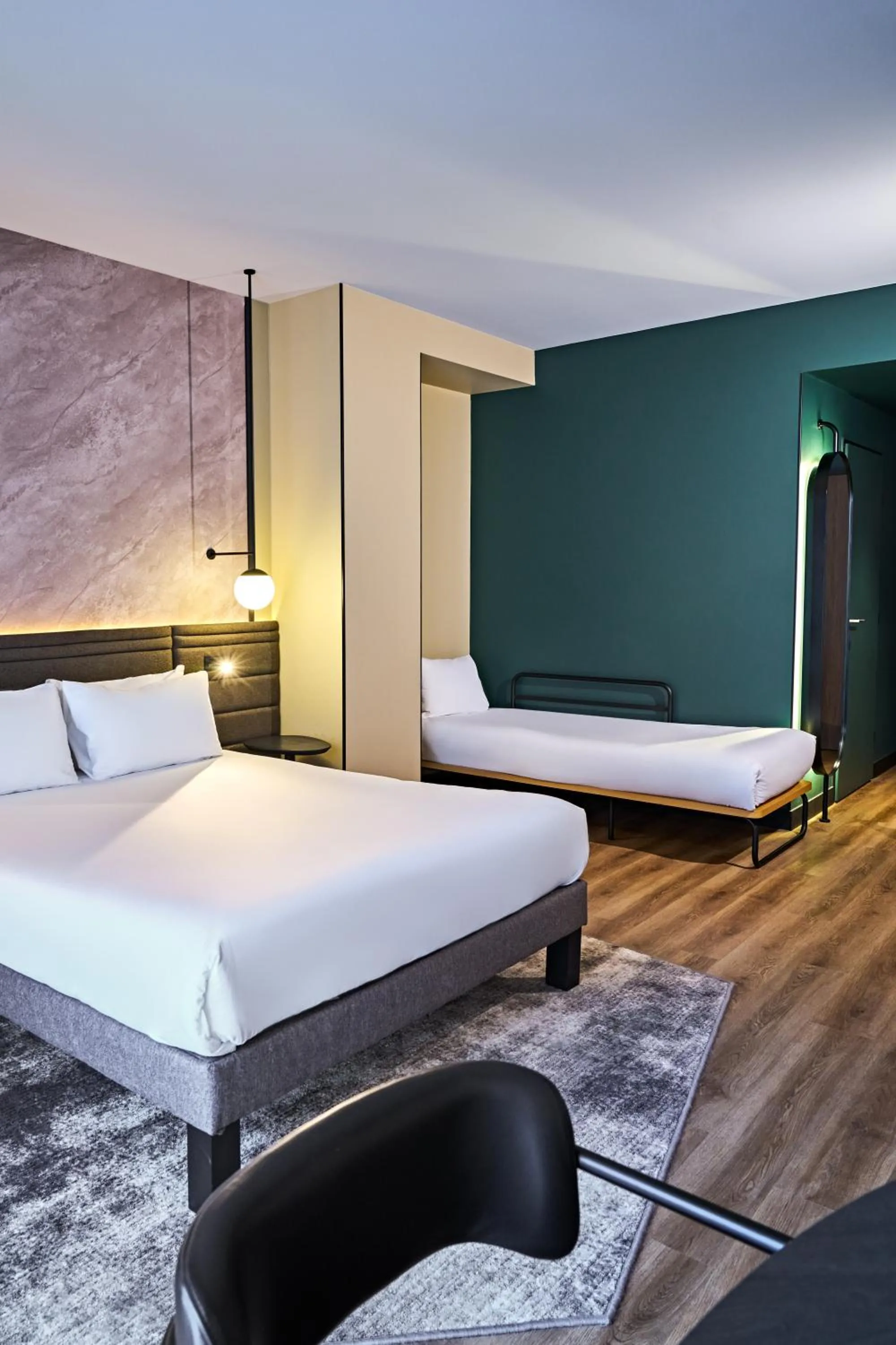 Bed in Novotel Rouen Centre Cathédrale