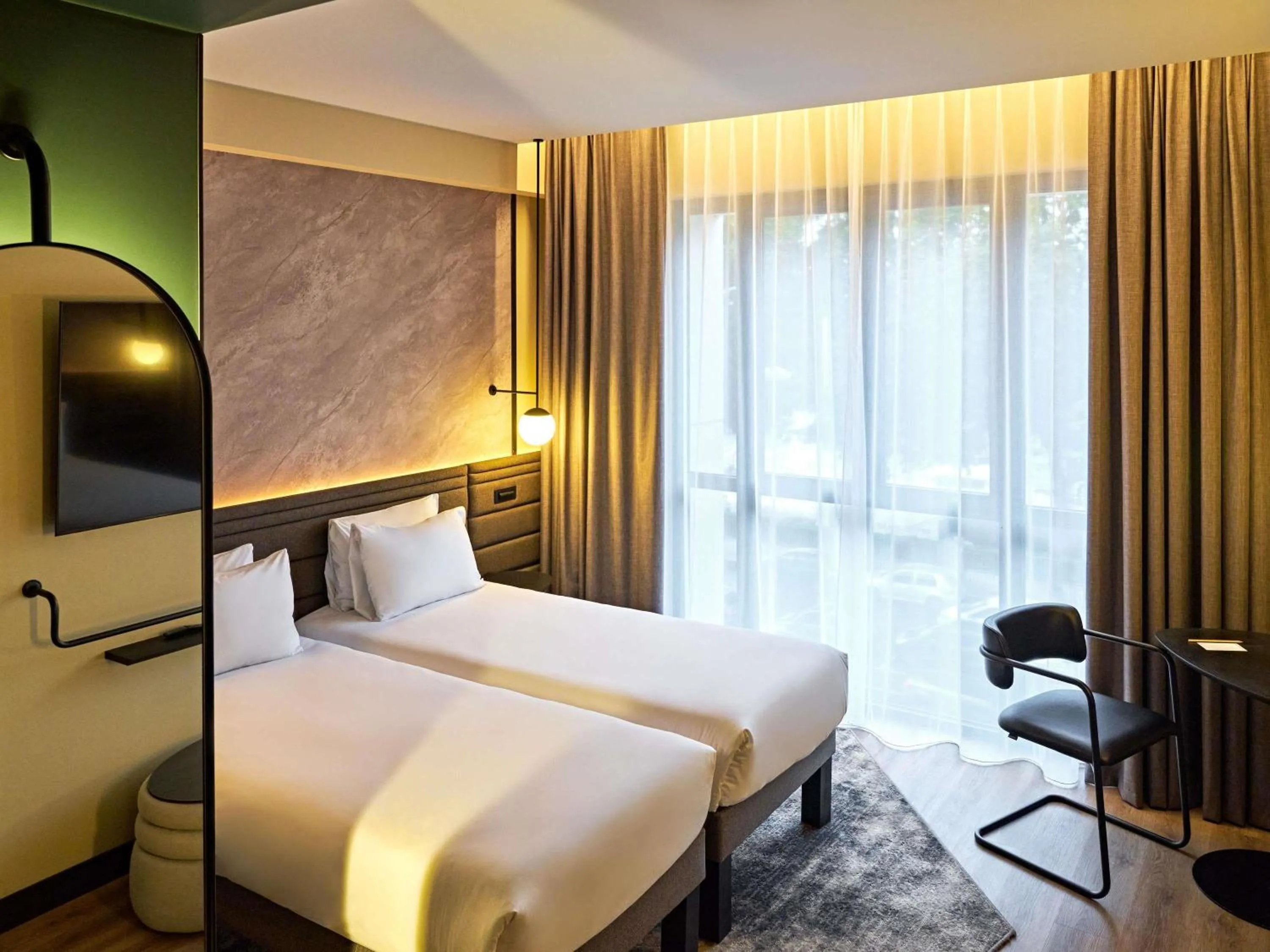 Bedroom, Bed in Novotel Rouen Centre Cathédrale