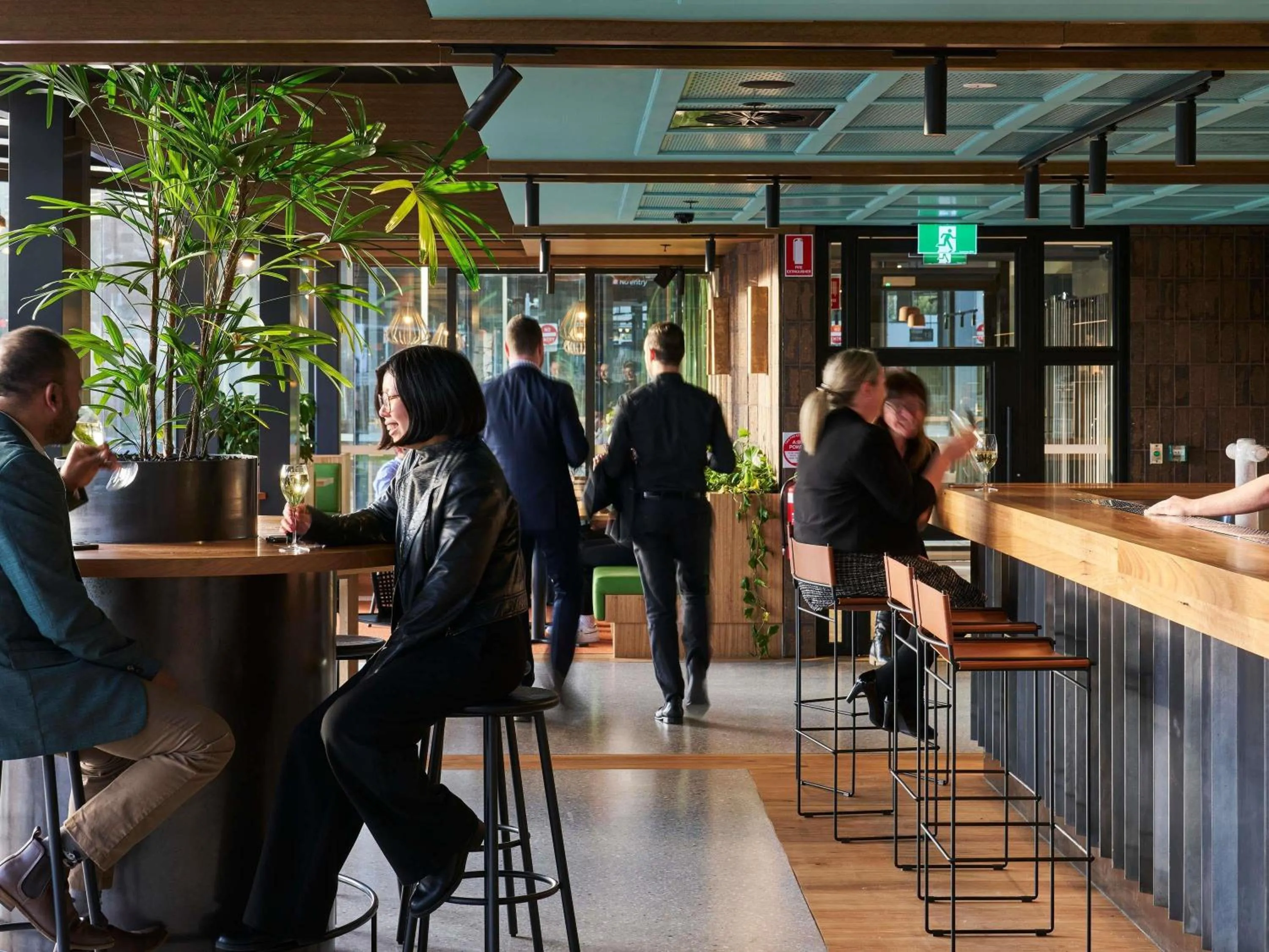 Restaurant/places to eat in Novotel Melbourne Airport