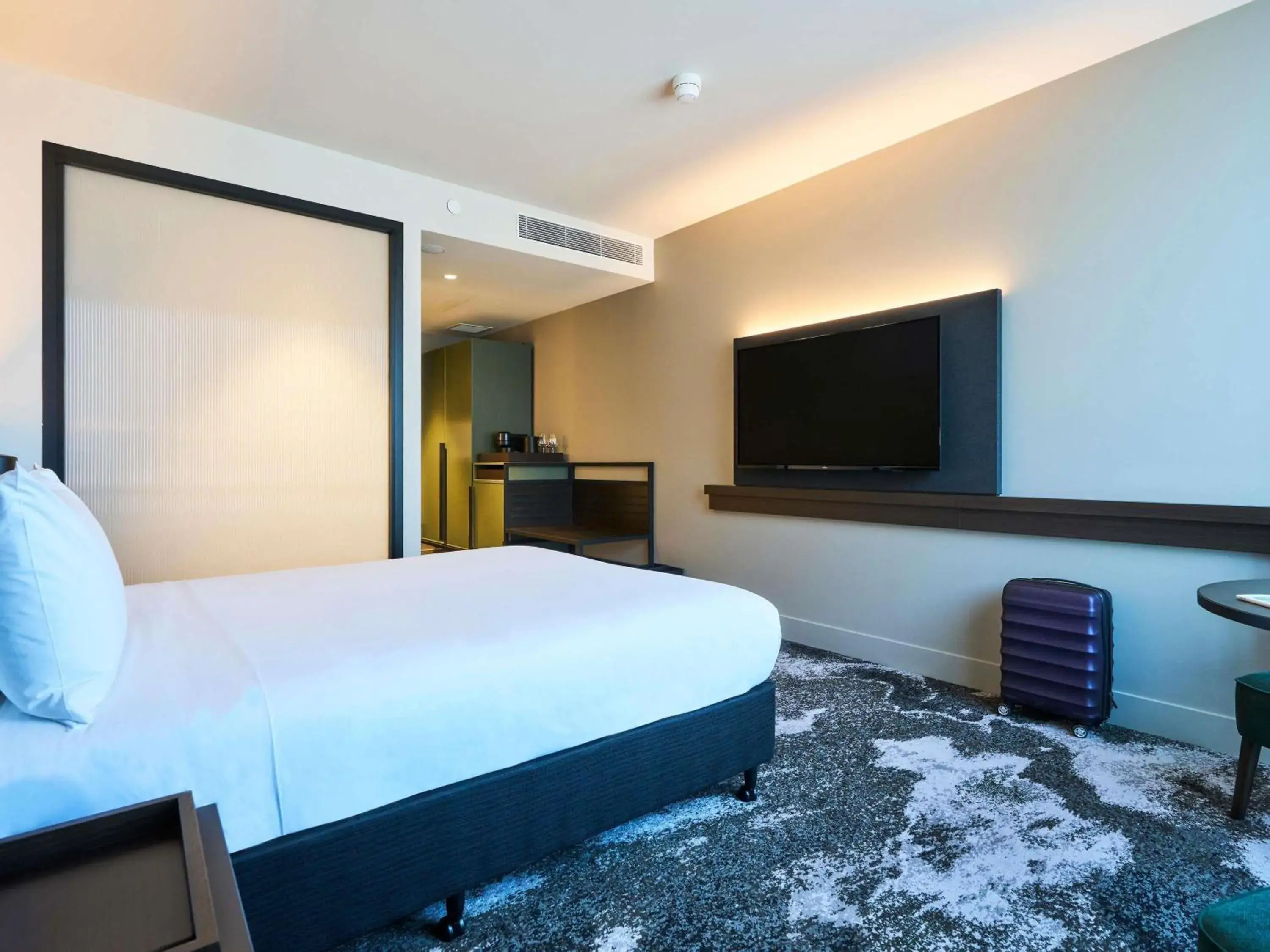 Deluxe King Room in Novotel Melbourne Airport Deluxe King Room in Novotel Melbourne Airport