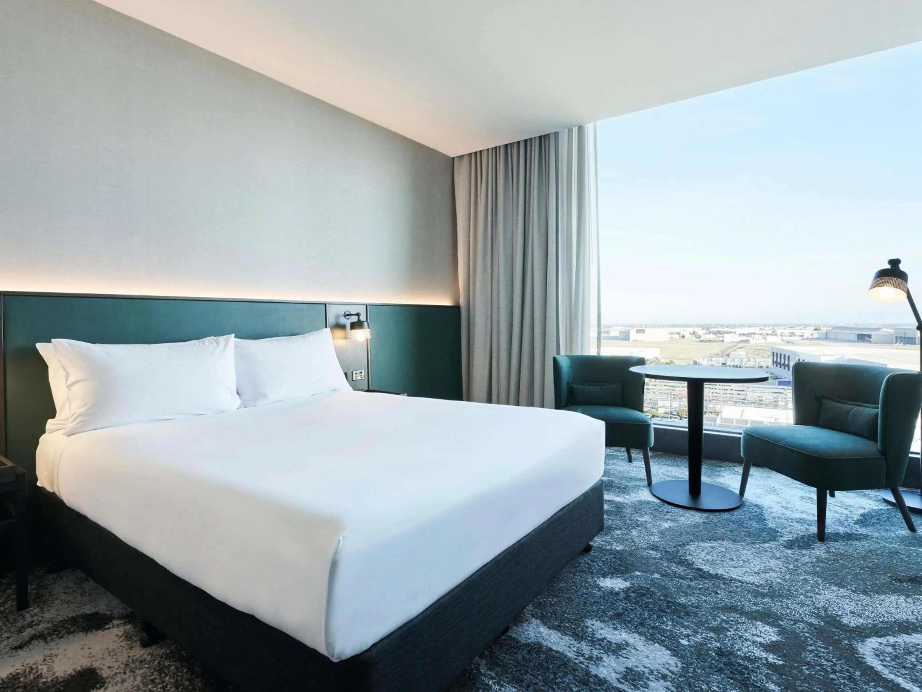 Bedroom, Bed in Novotel Melbourne Airport