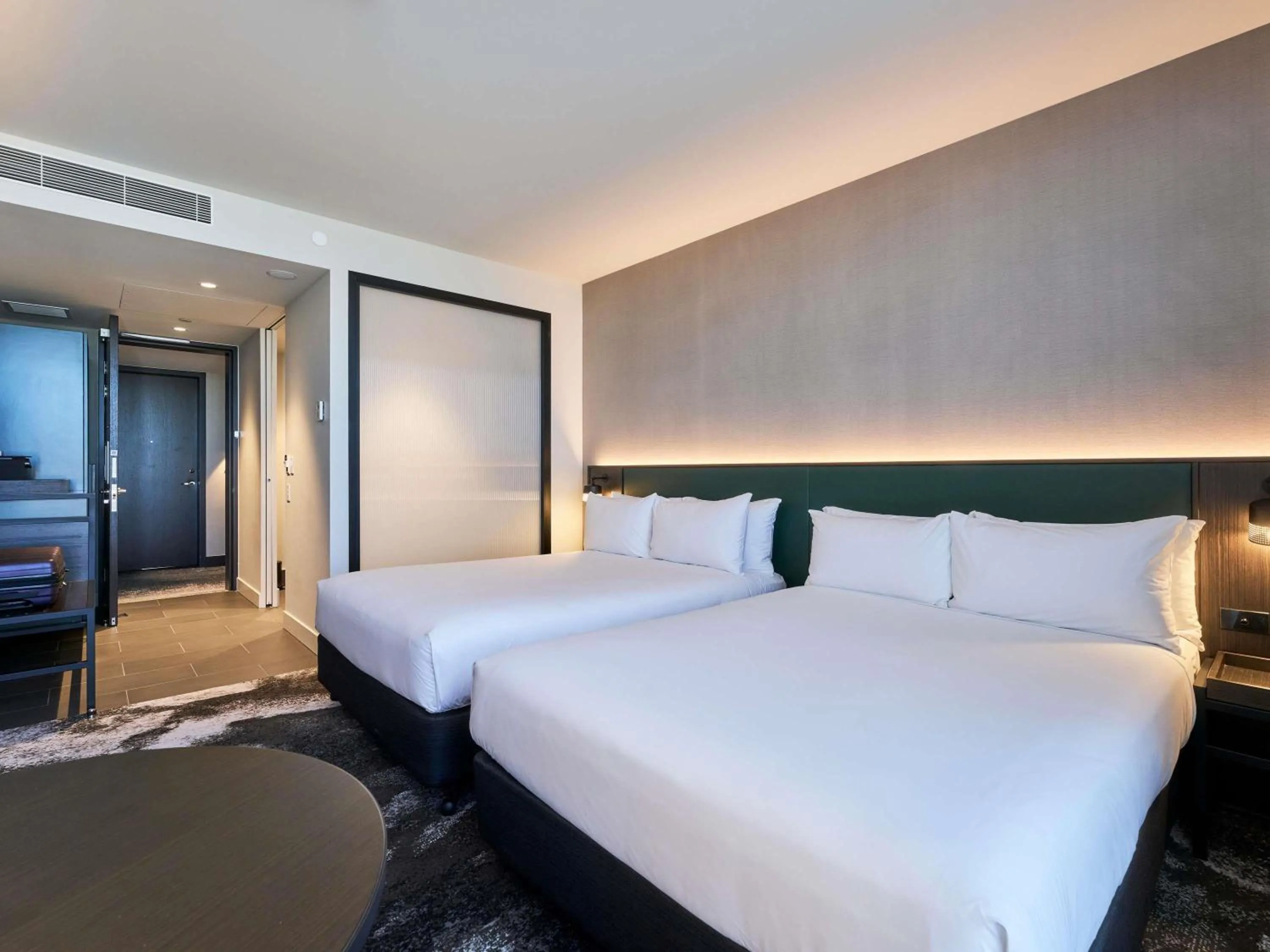 Bedroom, Bed in Novotel Melbourne Airport