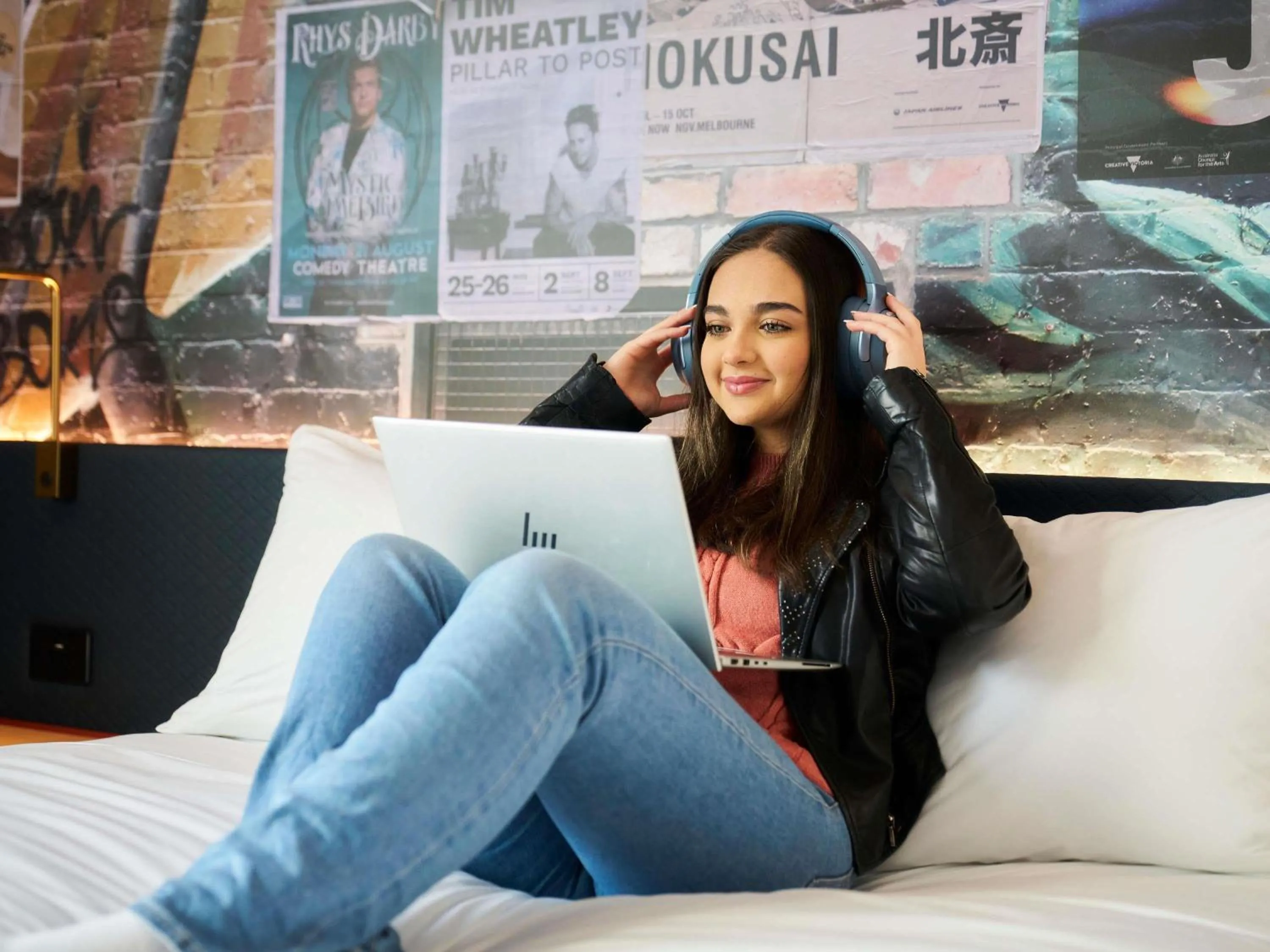 Bedroom in ibis Styles Melbourne Airport