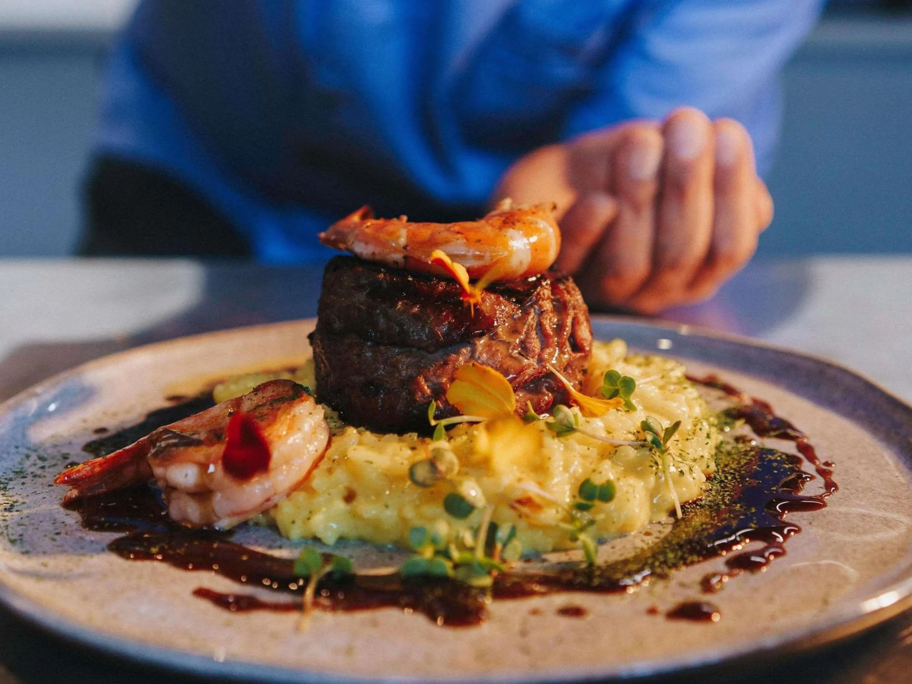 Restaurant/places to eat in Novotel Recife Marina