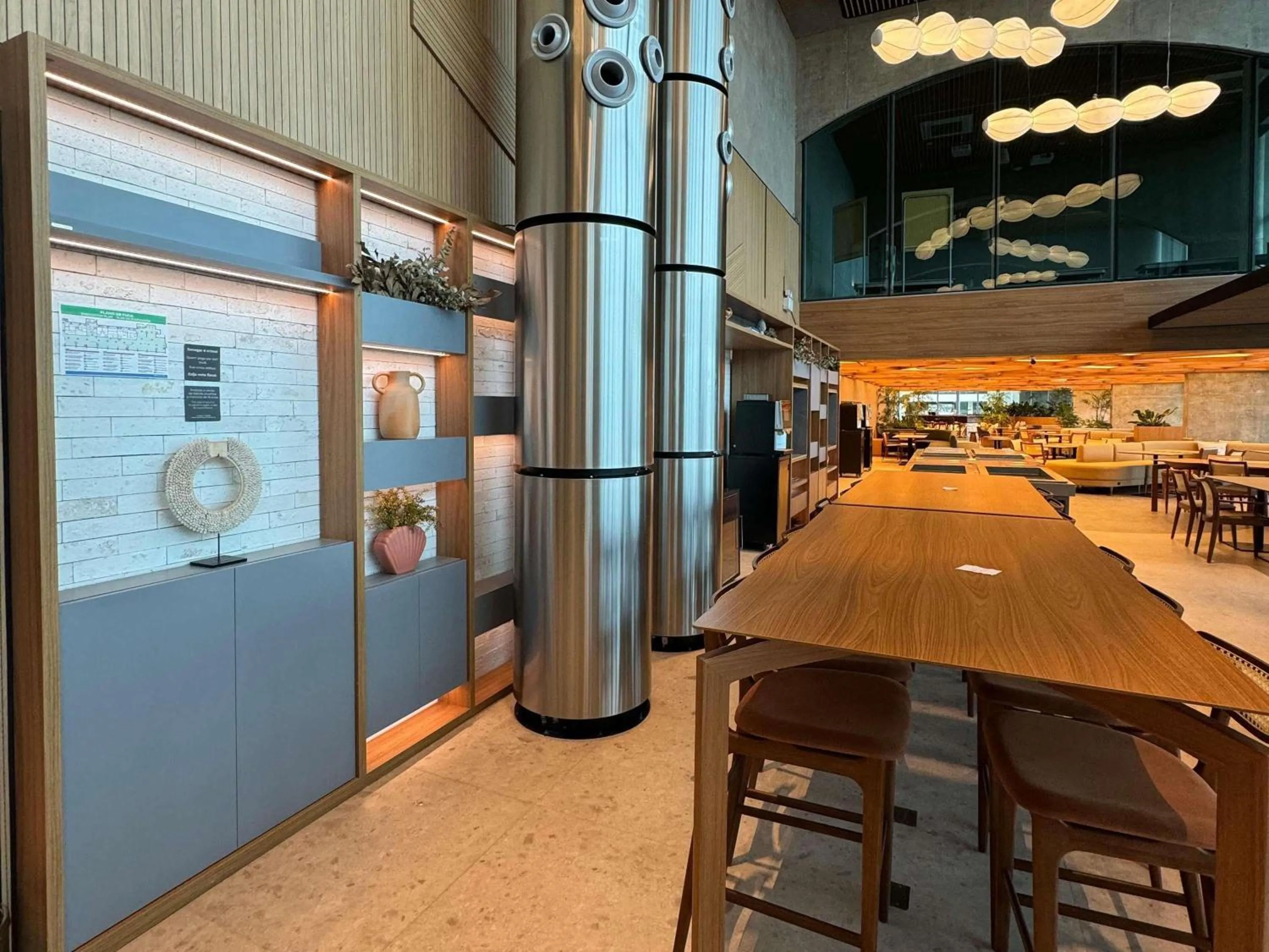 Restaurant/places to eat in Novotel Recife Marina