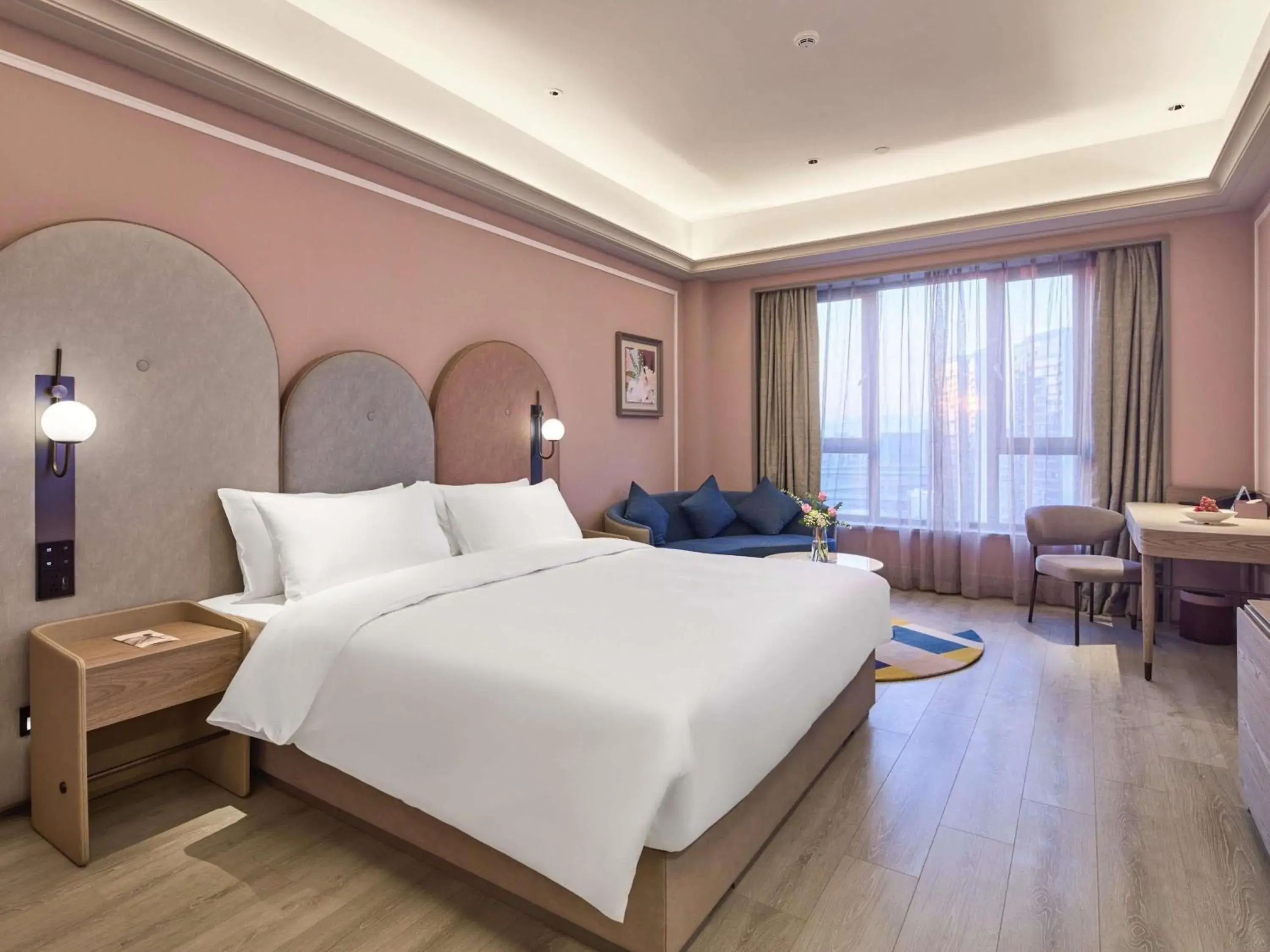 Deluxe King Room in Mercure Yiwu International Trade City Deluxe King Room in Mercure Yiwu International Trade City