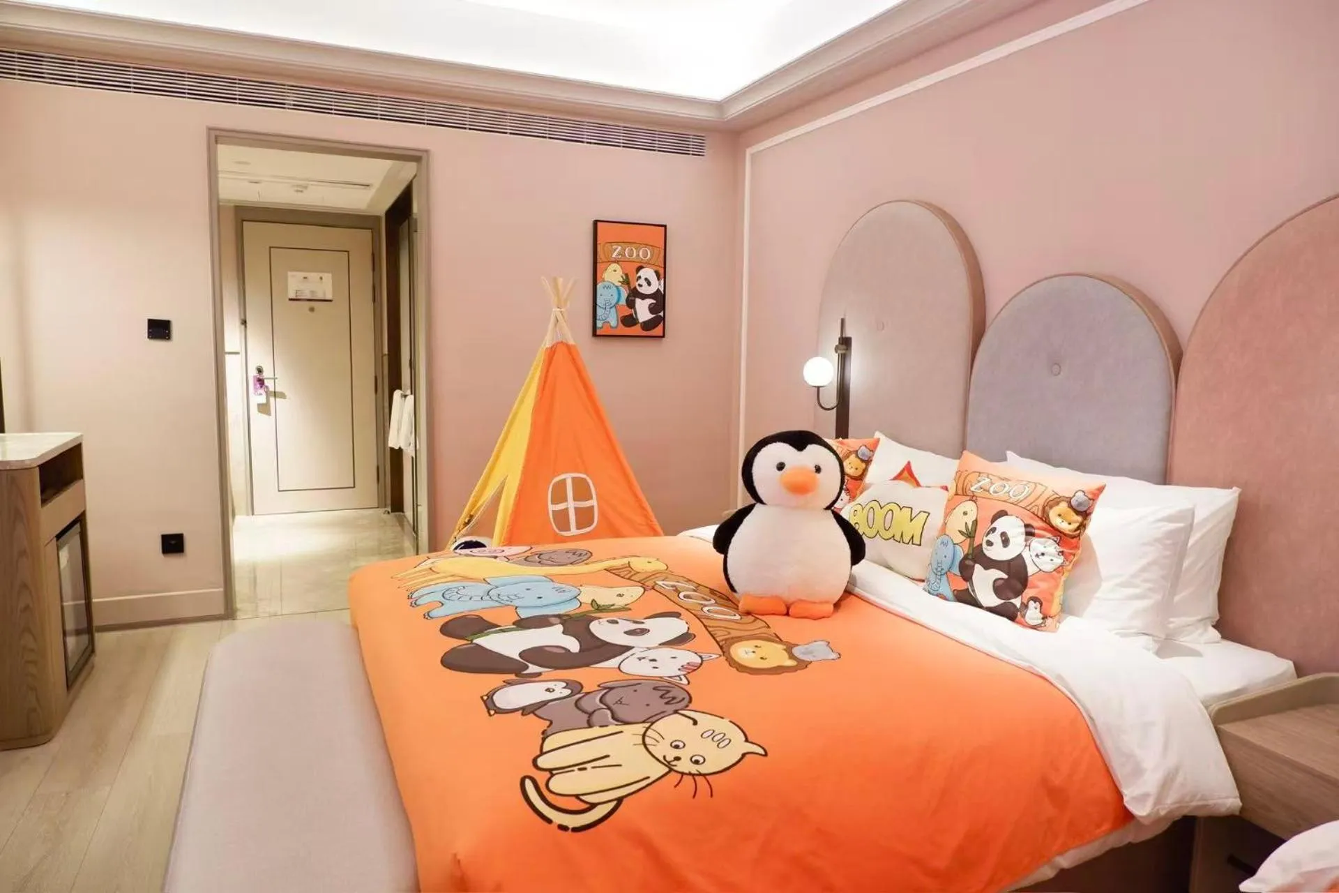 Photo of the whole room, Bed in Mercure Yiwu International Trade City