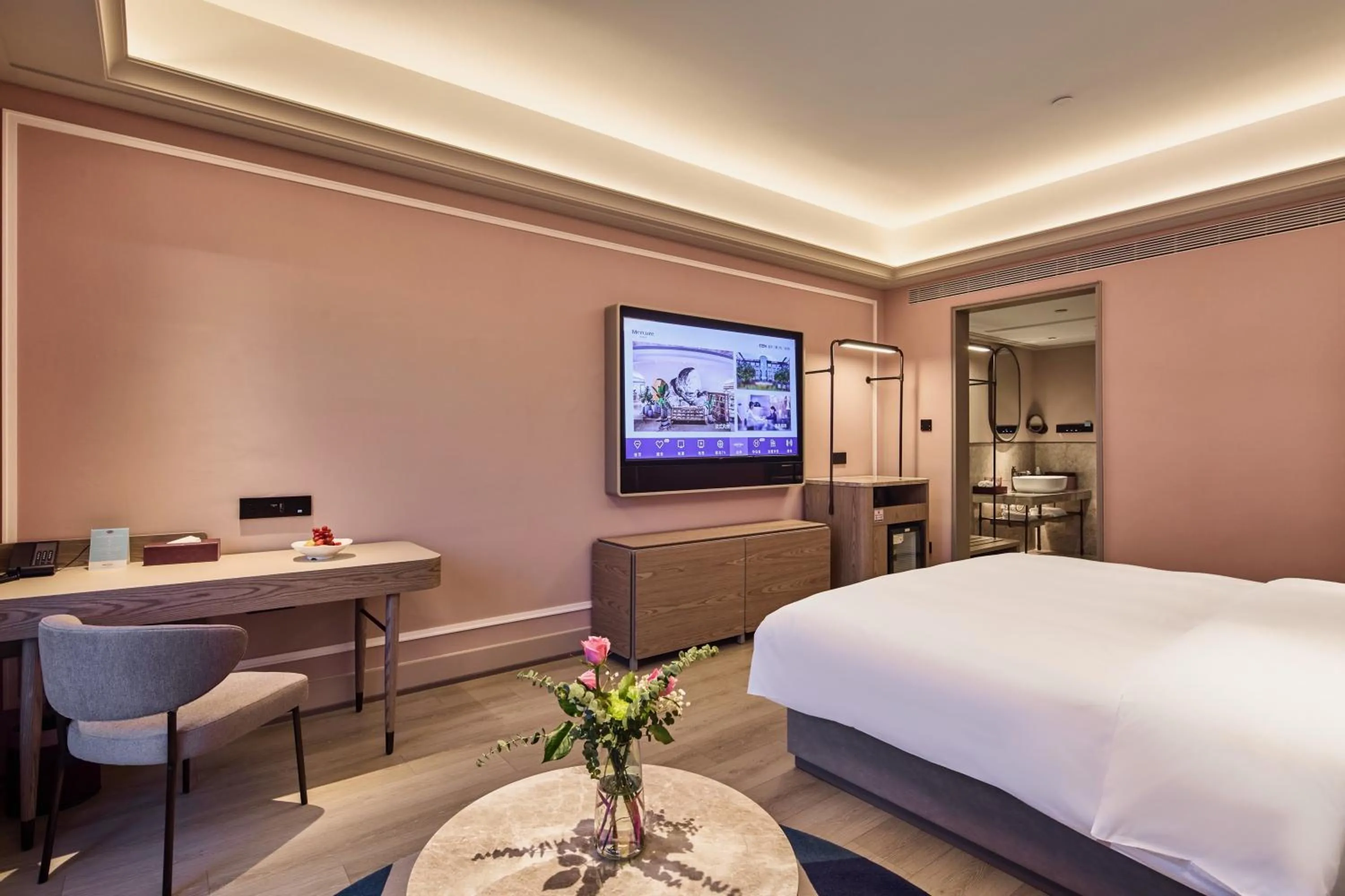TV and multimedia, Bed in Mercure Yiwu International Trade City