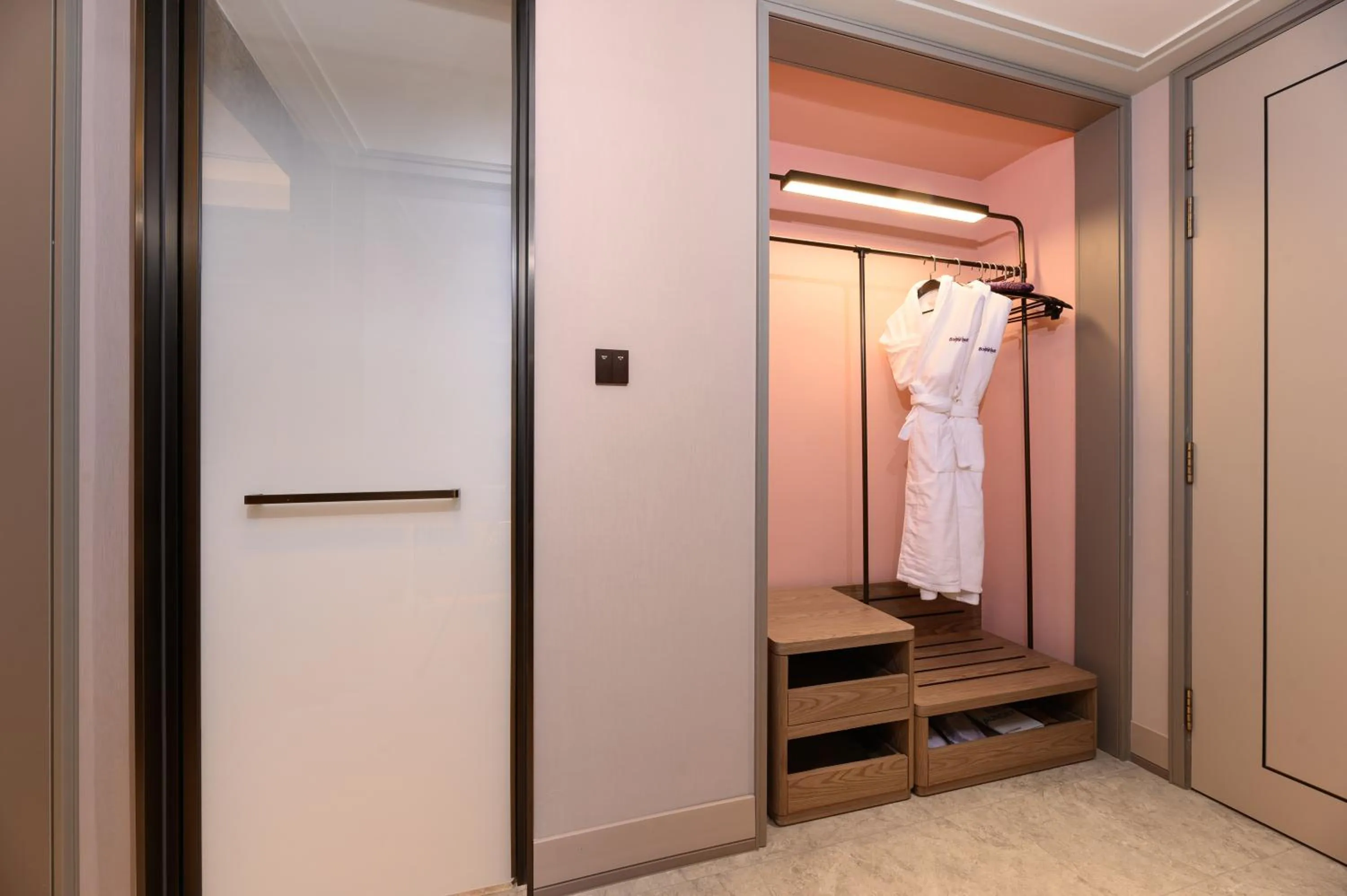 Superior Twin Room in Mercure Yixing Wanda Plaza