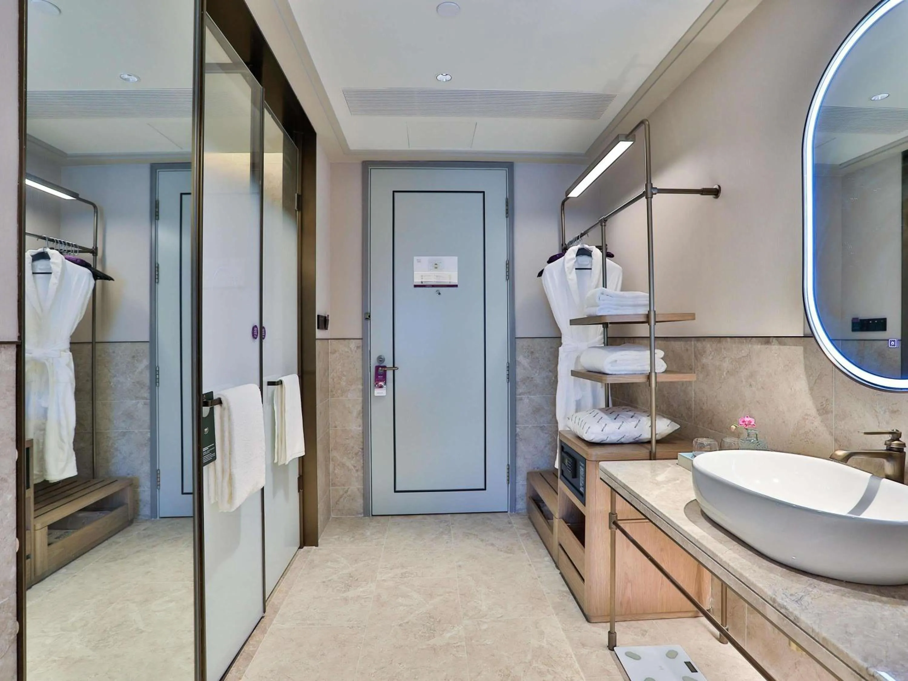 Bedroom in Mercure Hangzhou Xixi Zijingang