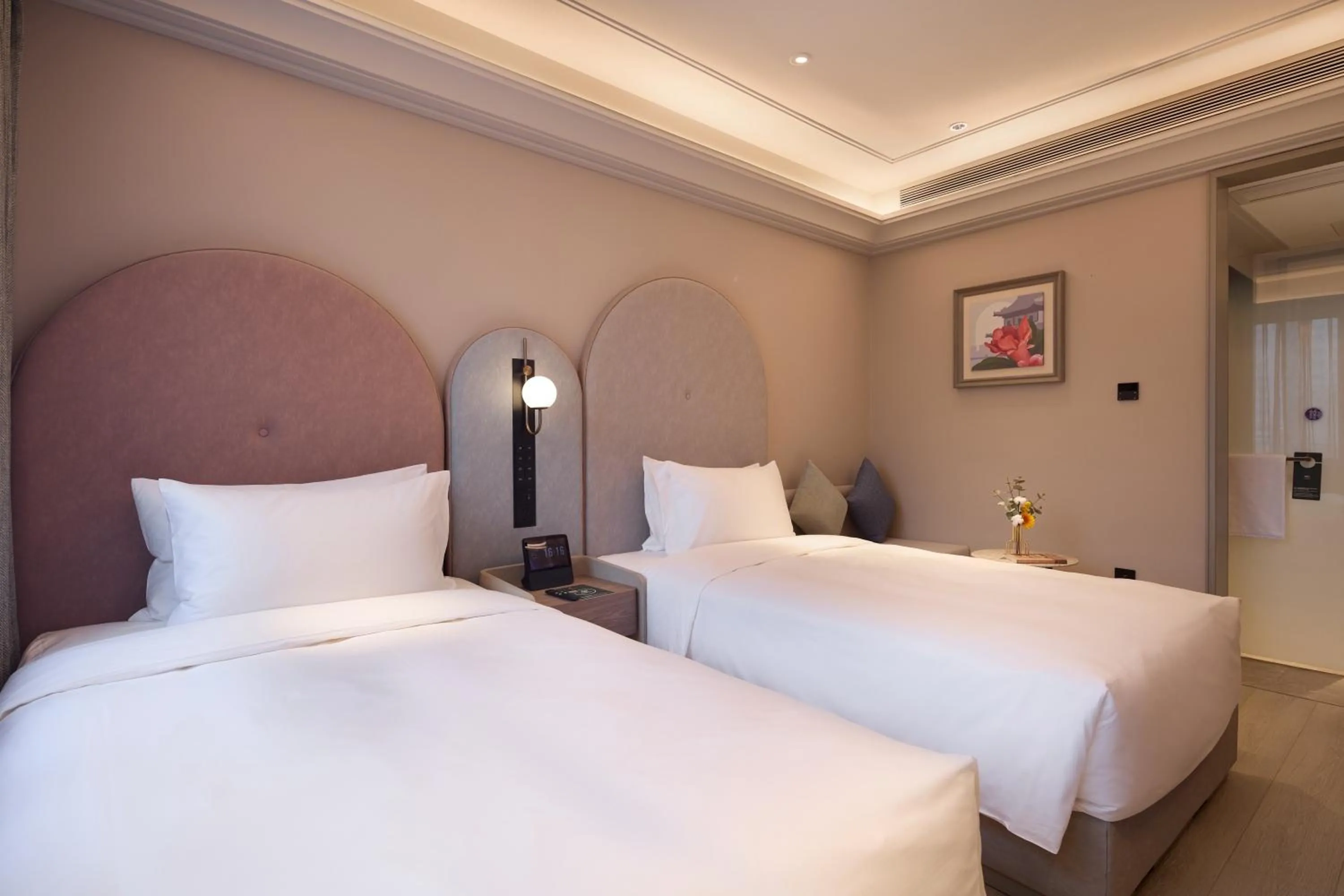 Bed in Mercure Xi'an History Museum