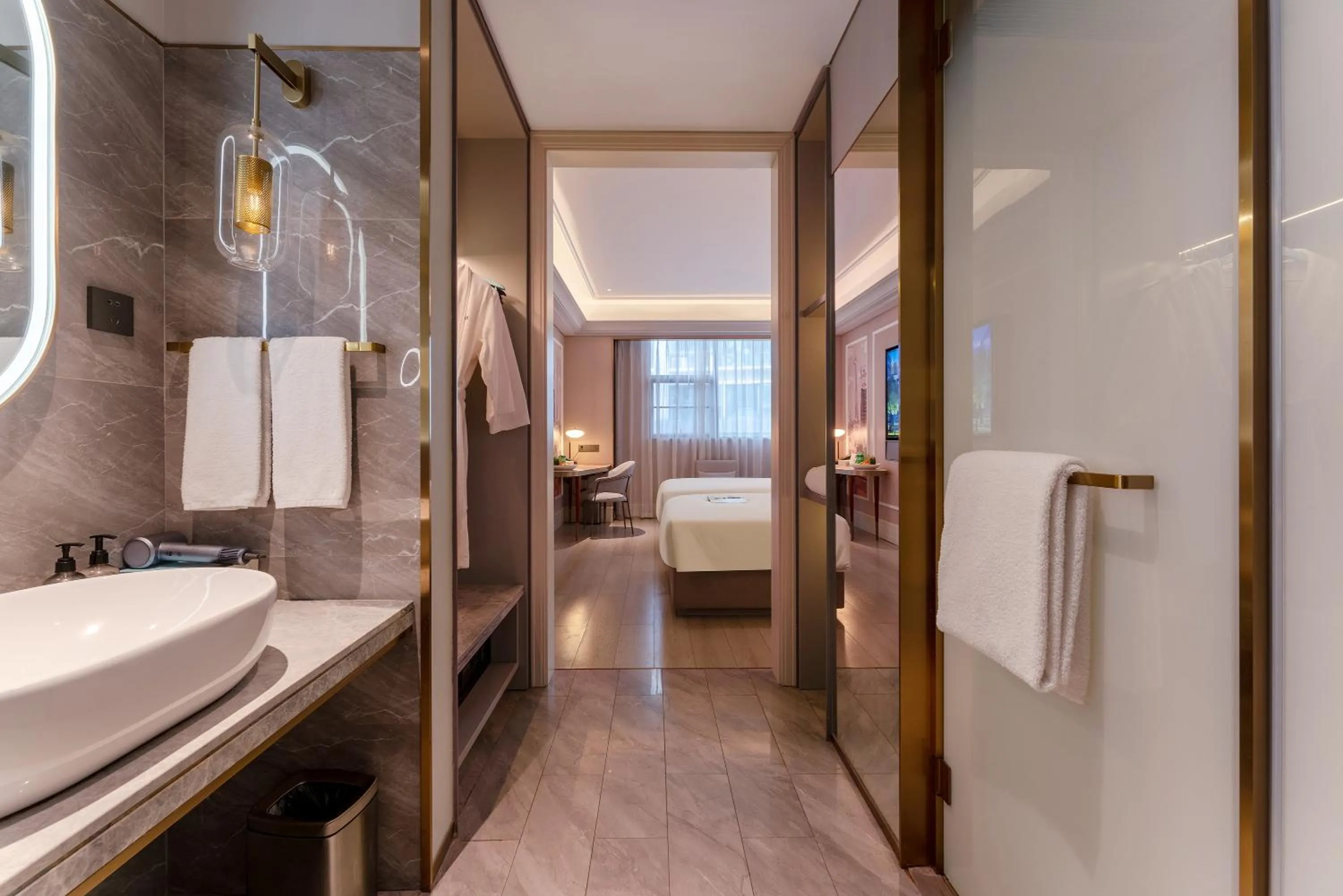 Bedroom in Mercure Shenzhen Nanshan