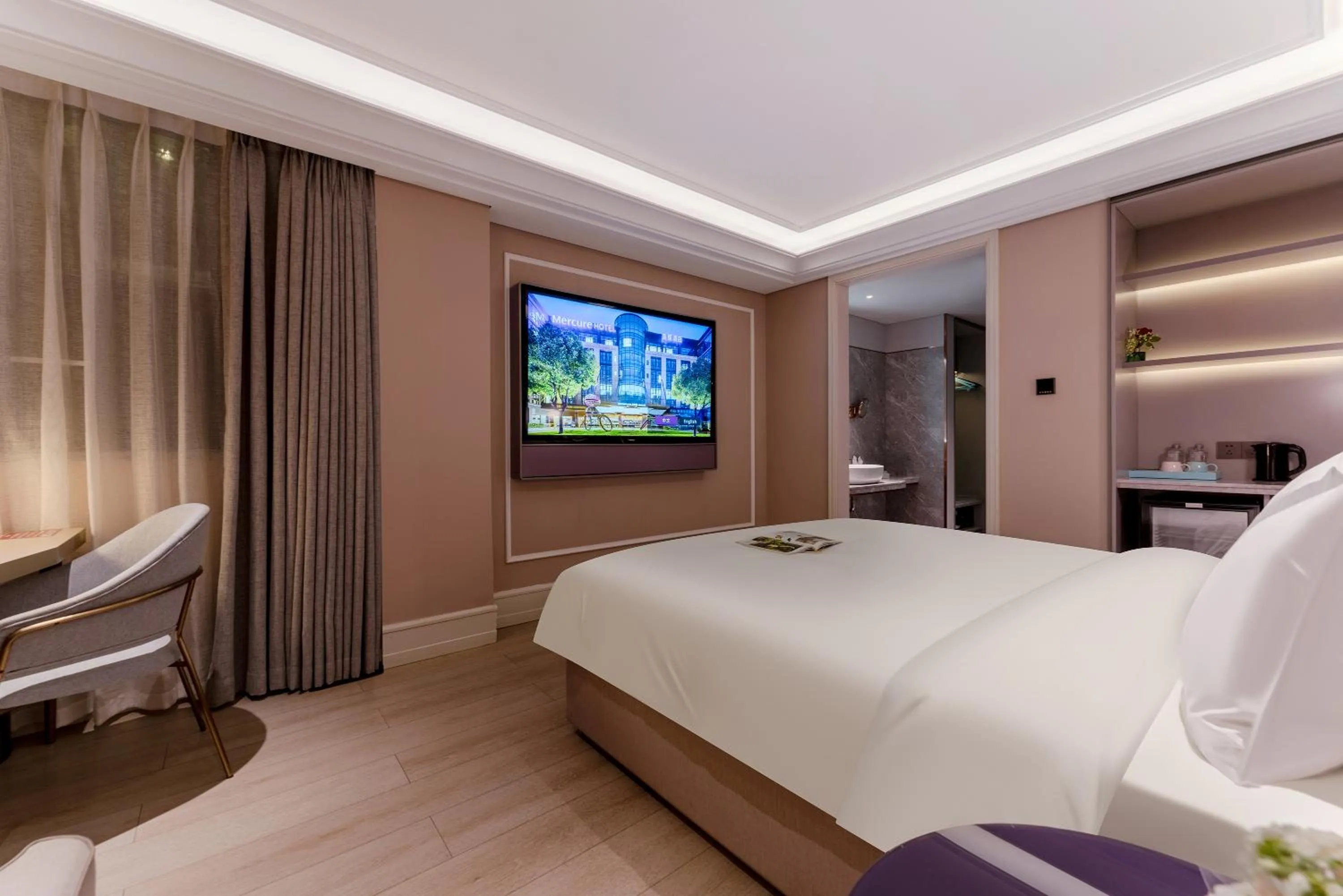 Bedroom, Bed in Mercure Shenzhen Nanshan