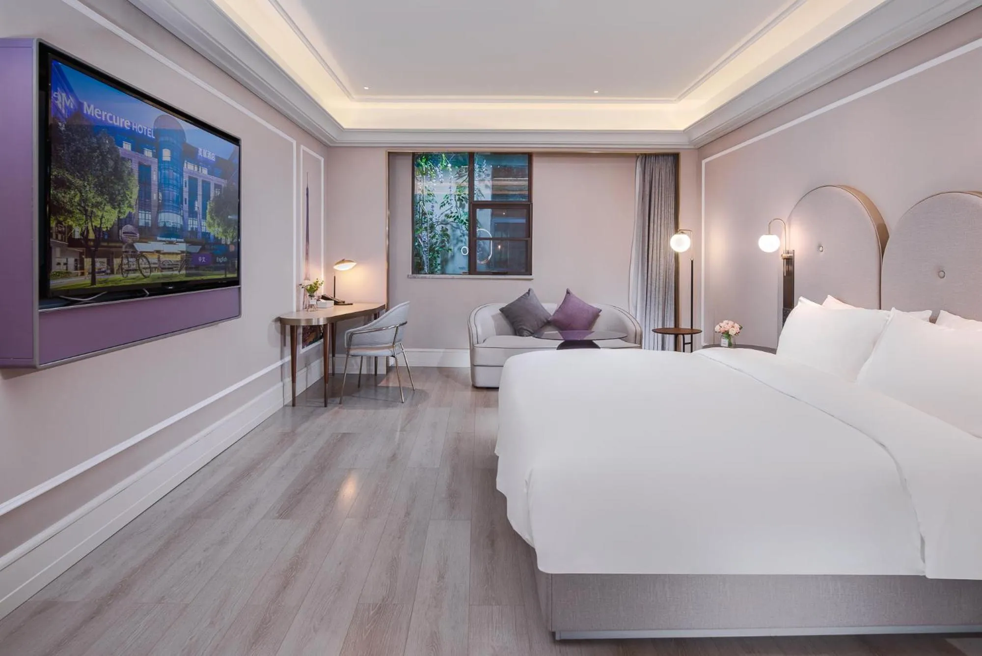 Bed in Mercure Shenzhen Nanshan