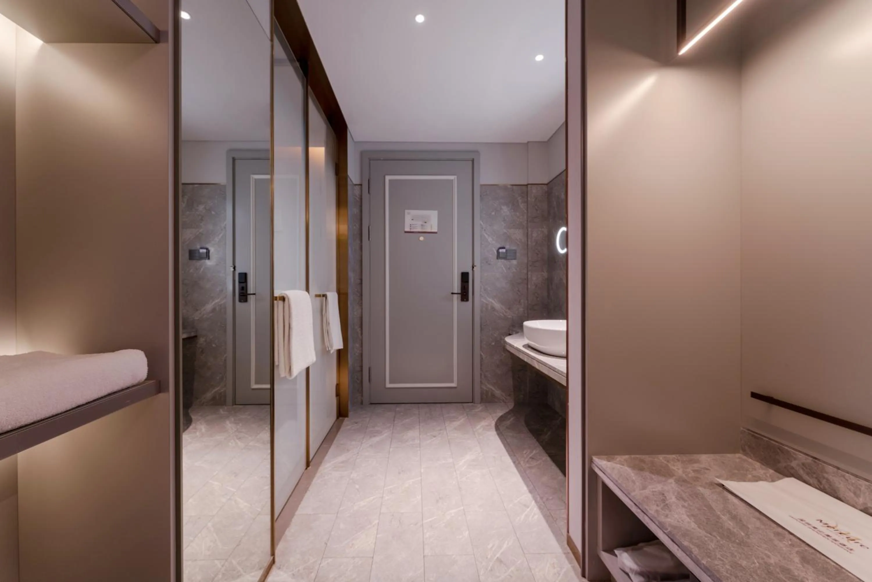 Toilet, Bed in Mercure Shenzhen Nanshan