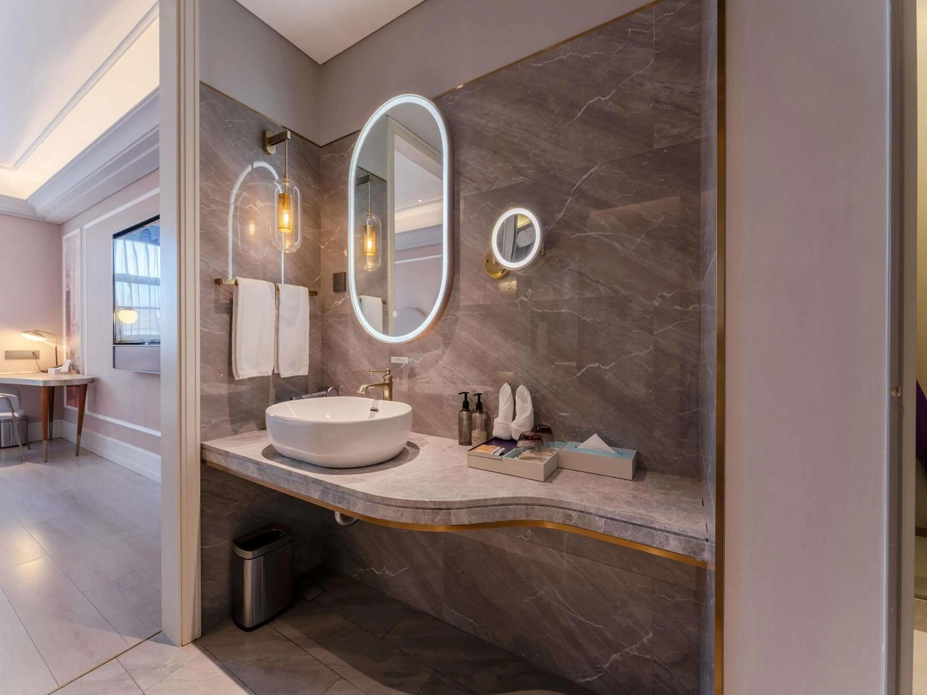 Bedroom in Mercure Shenzhen Nanshan