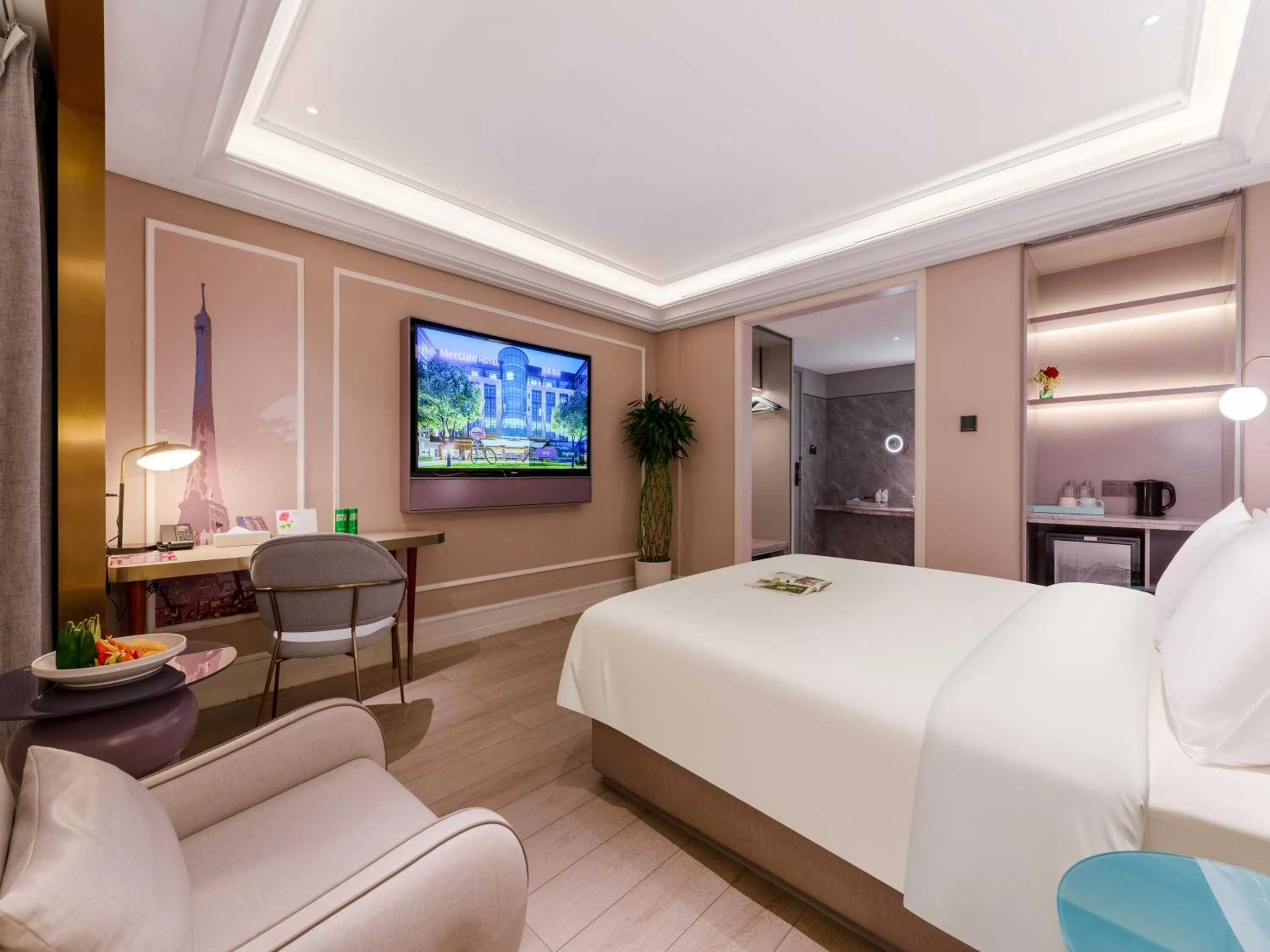 Photo of the whole room, Bed in Mercure Shenzhen Nanshan