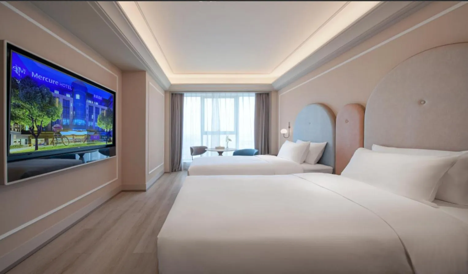 Bed in Mercure Suzhou Shilu Shantang
