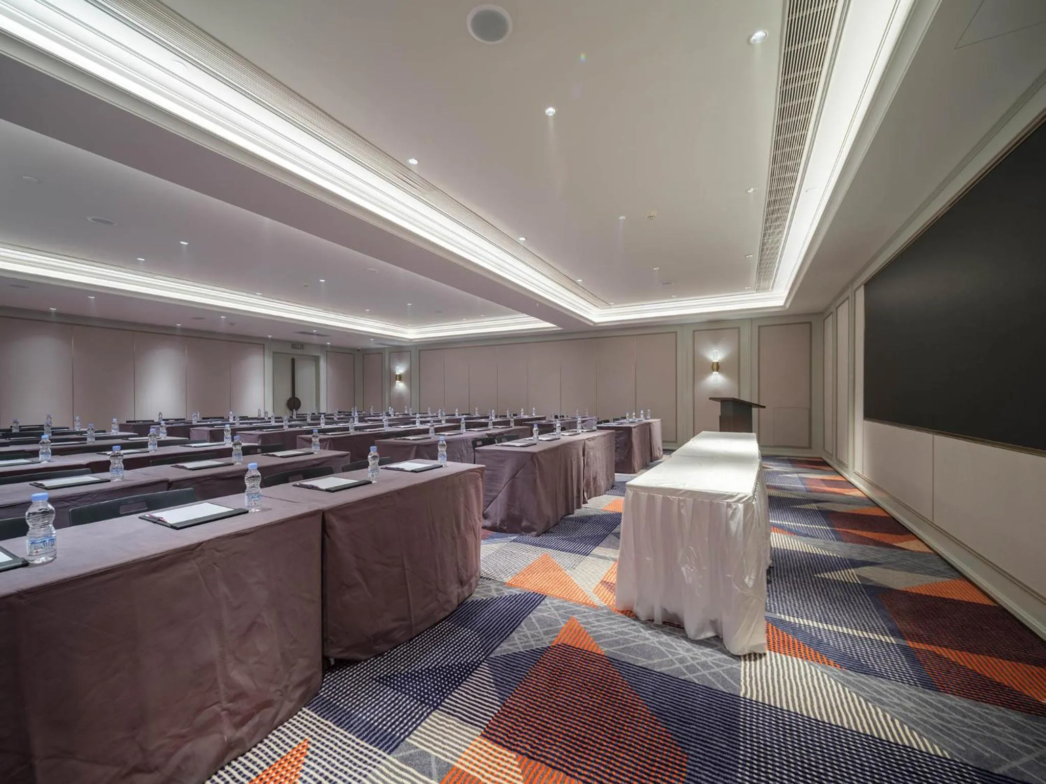 Meeting/conference room in Mercure Xi'an Stadium Hotel