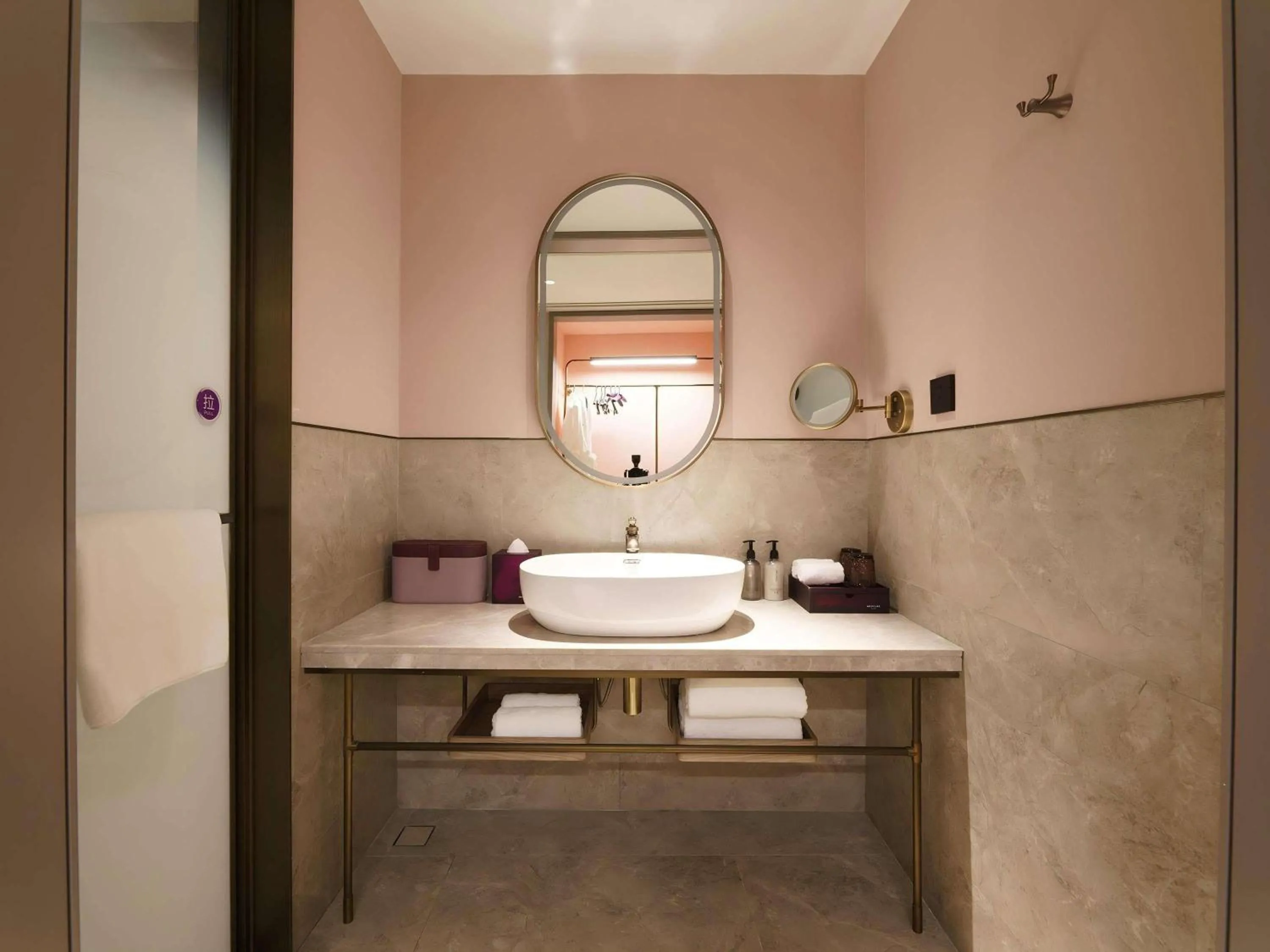 Bedroom in Mercure Xi'an Stadium Hotel