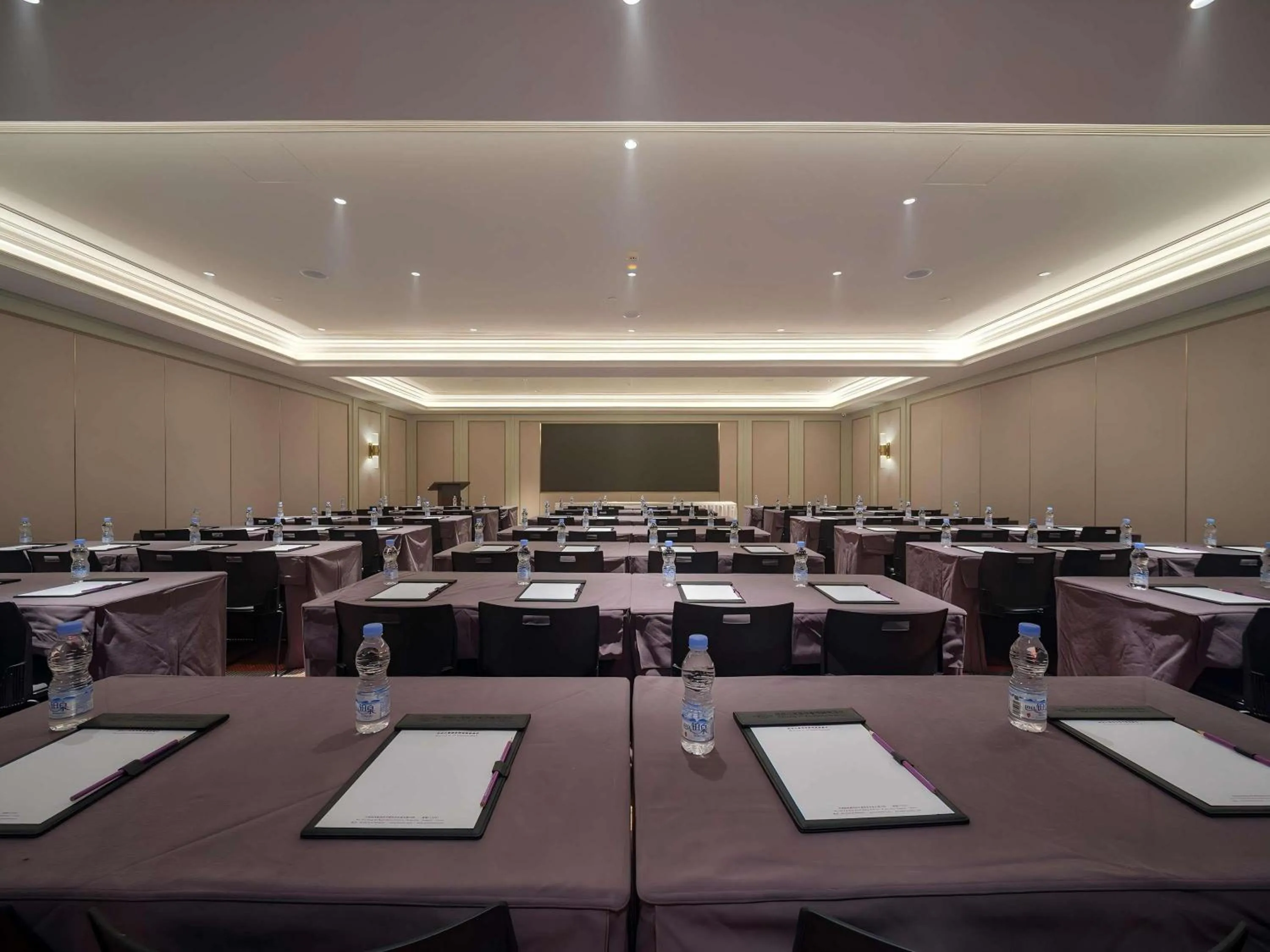 Meeting/conference room in Mercure Xi'an Stadium Hotel