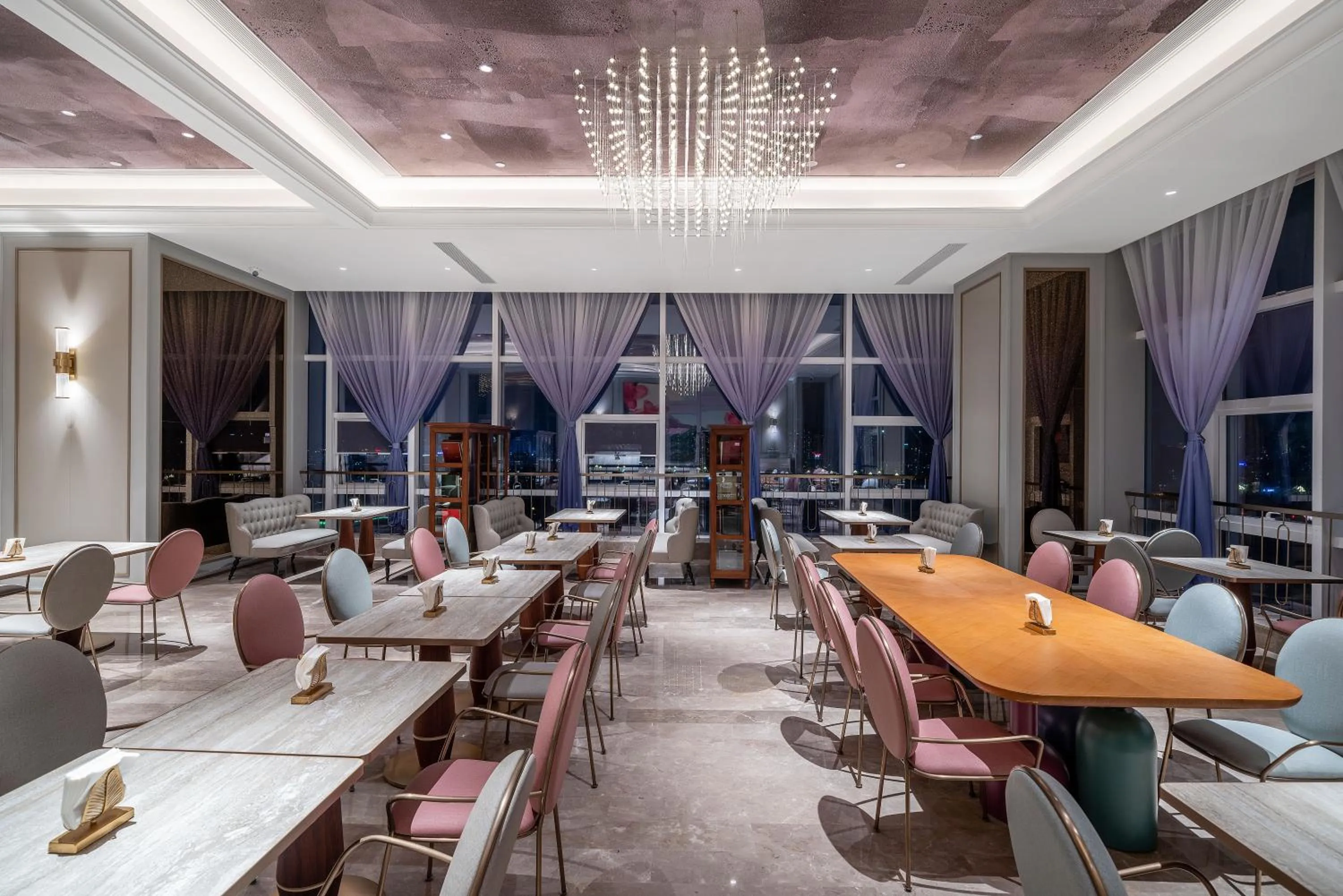 Restaurant/places to eat in Mercure Guangzhou Financial City