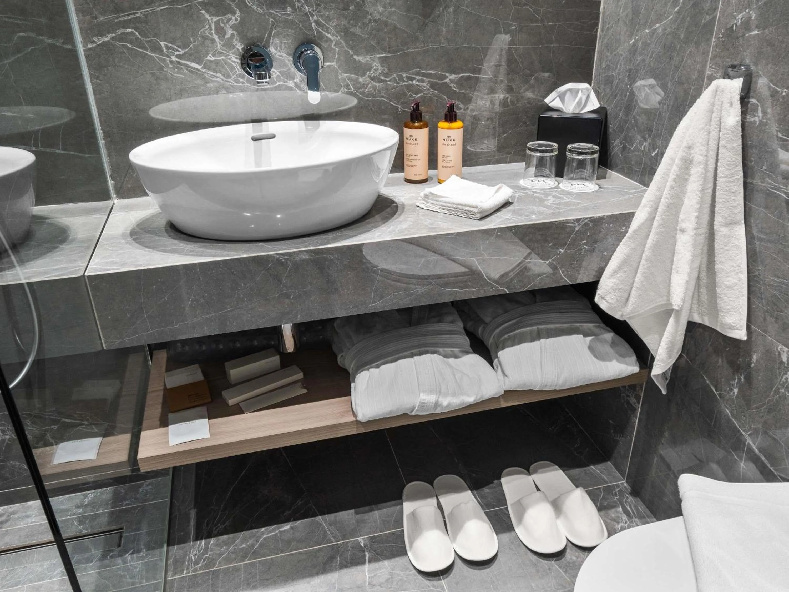 Bedroom in Mercure Larnaca Finikoudes Beach