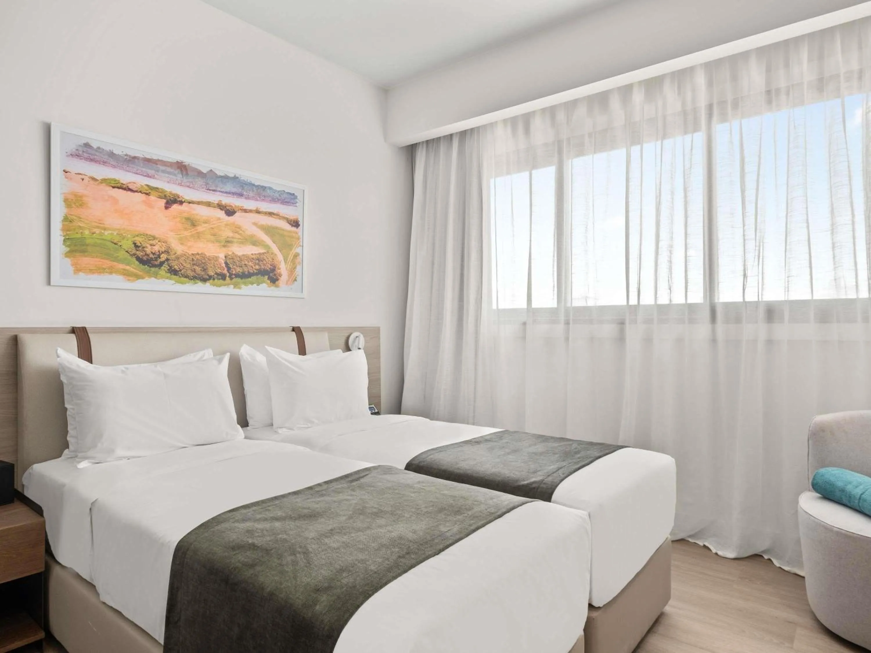 Bedroom, Bed in Mercure Larnaca Finikoudes Beach