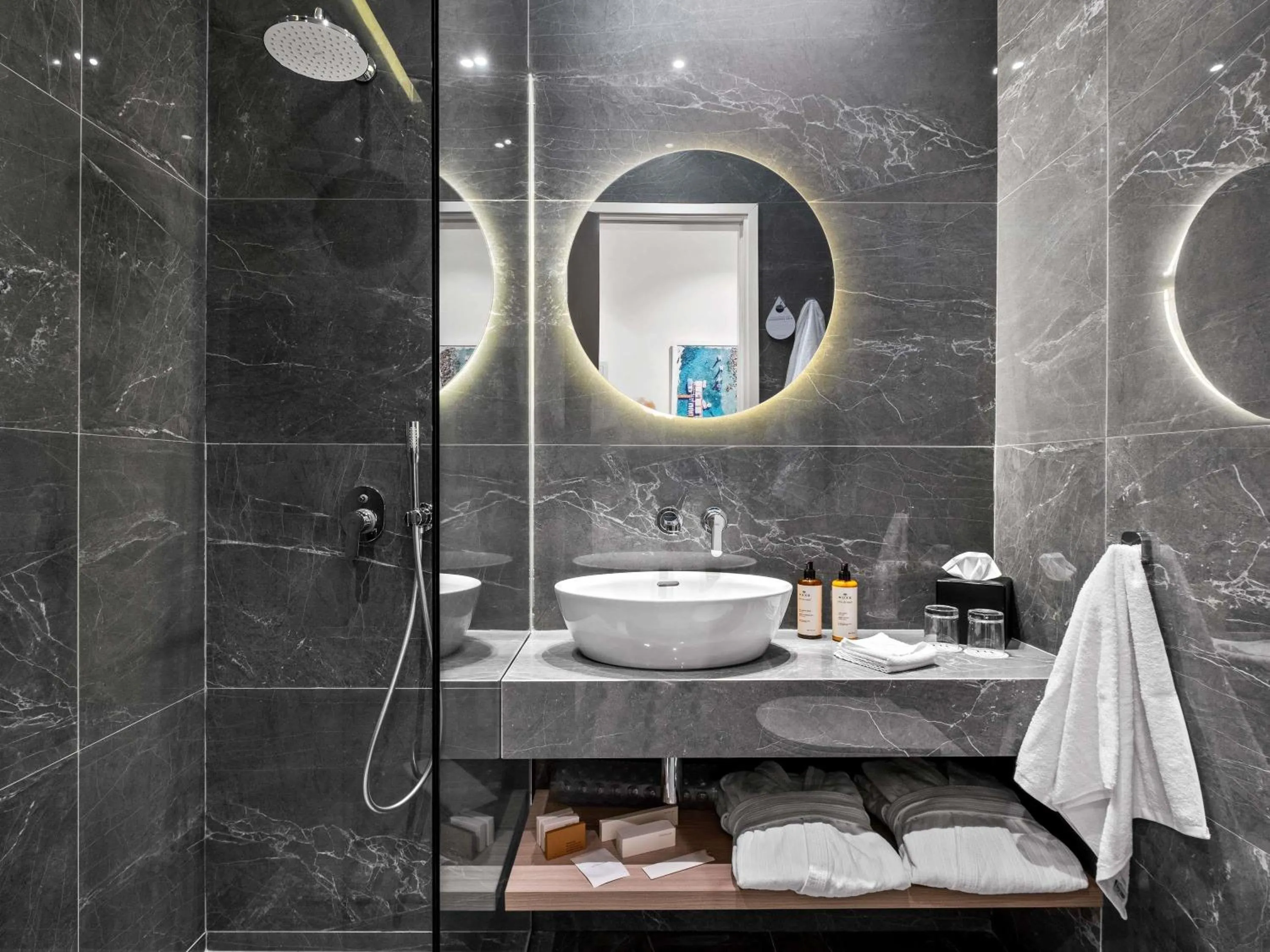 Bedroom in Mercure Larnaca Finikoudes Beach