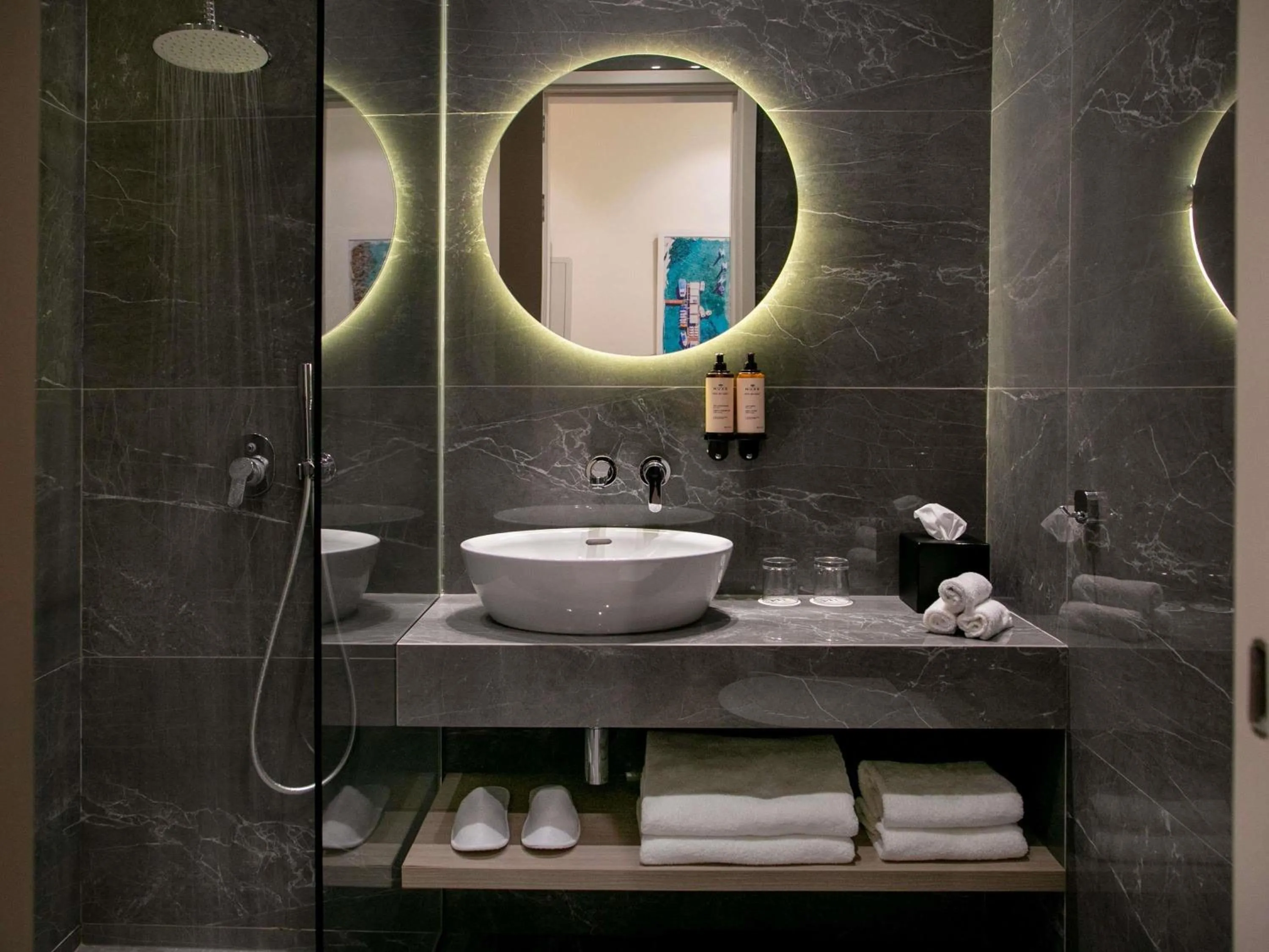 Photo of the whole room in Mercure Larnaca Finikoudes Beach