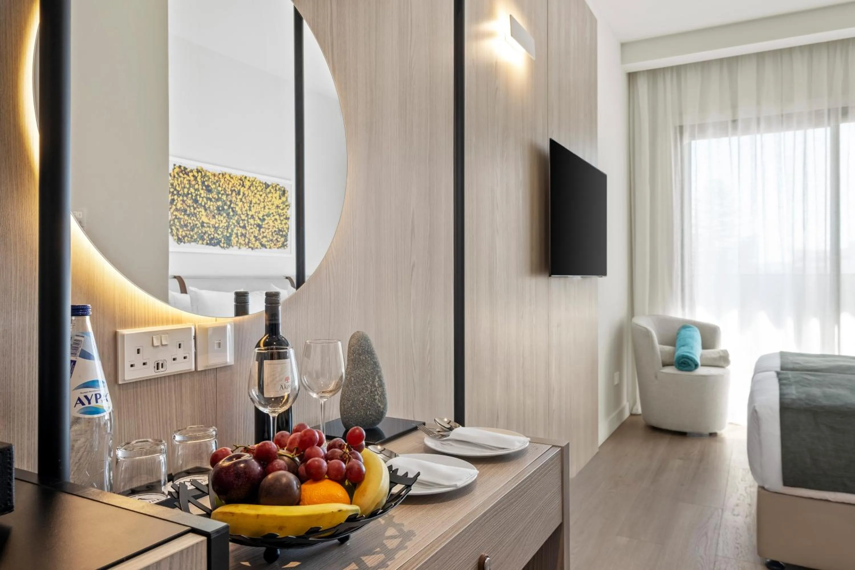 Area and facilities in Mercure Larnaca Finikoudes Beach