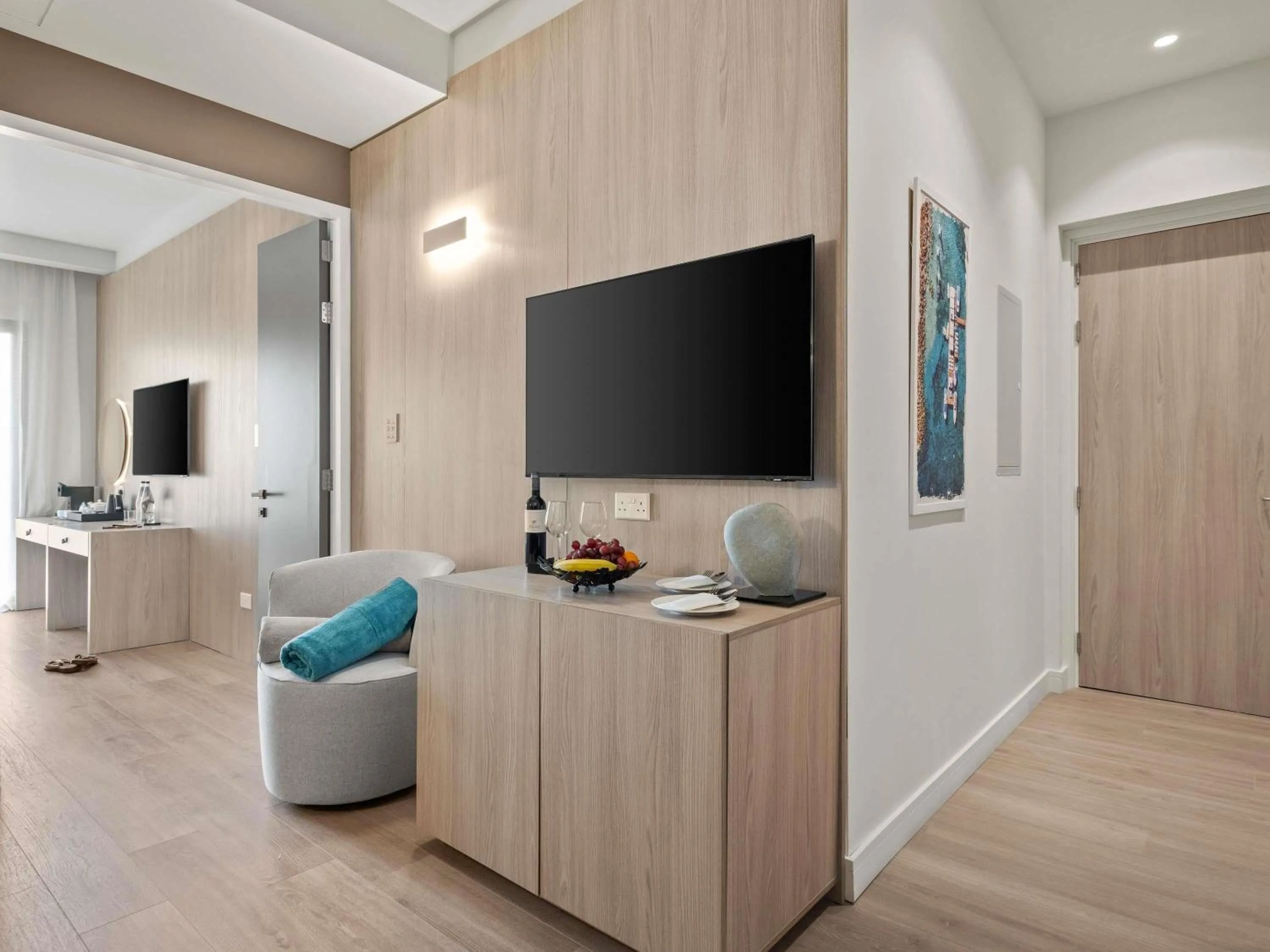 Bedroom in Mercure Larnaca Finikoudes Beach