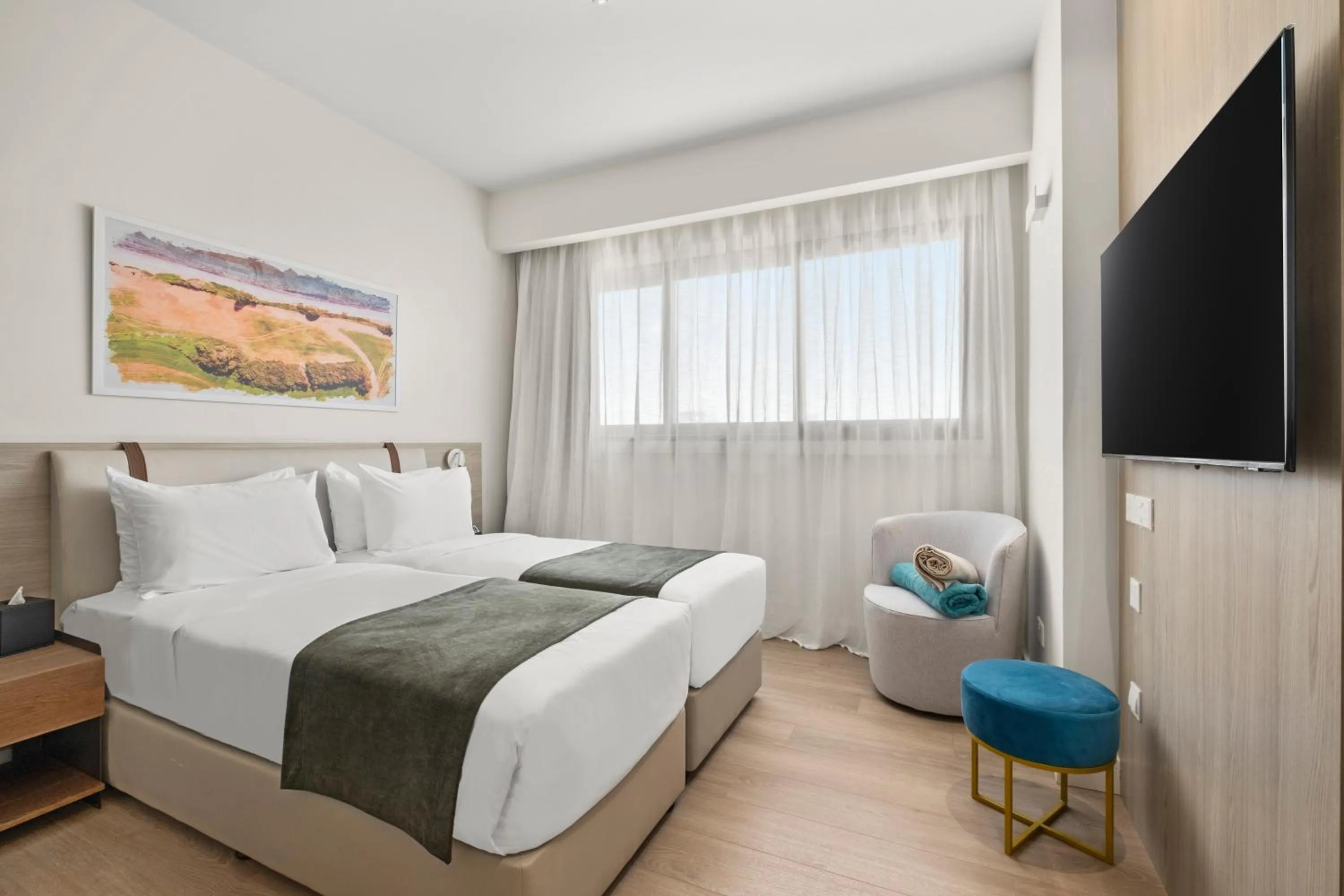 Bedroom, Bed in Mercure Larnaca Finikoudes Beach