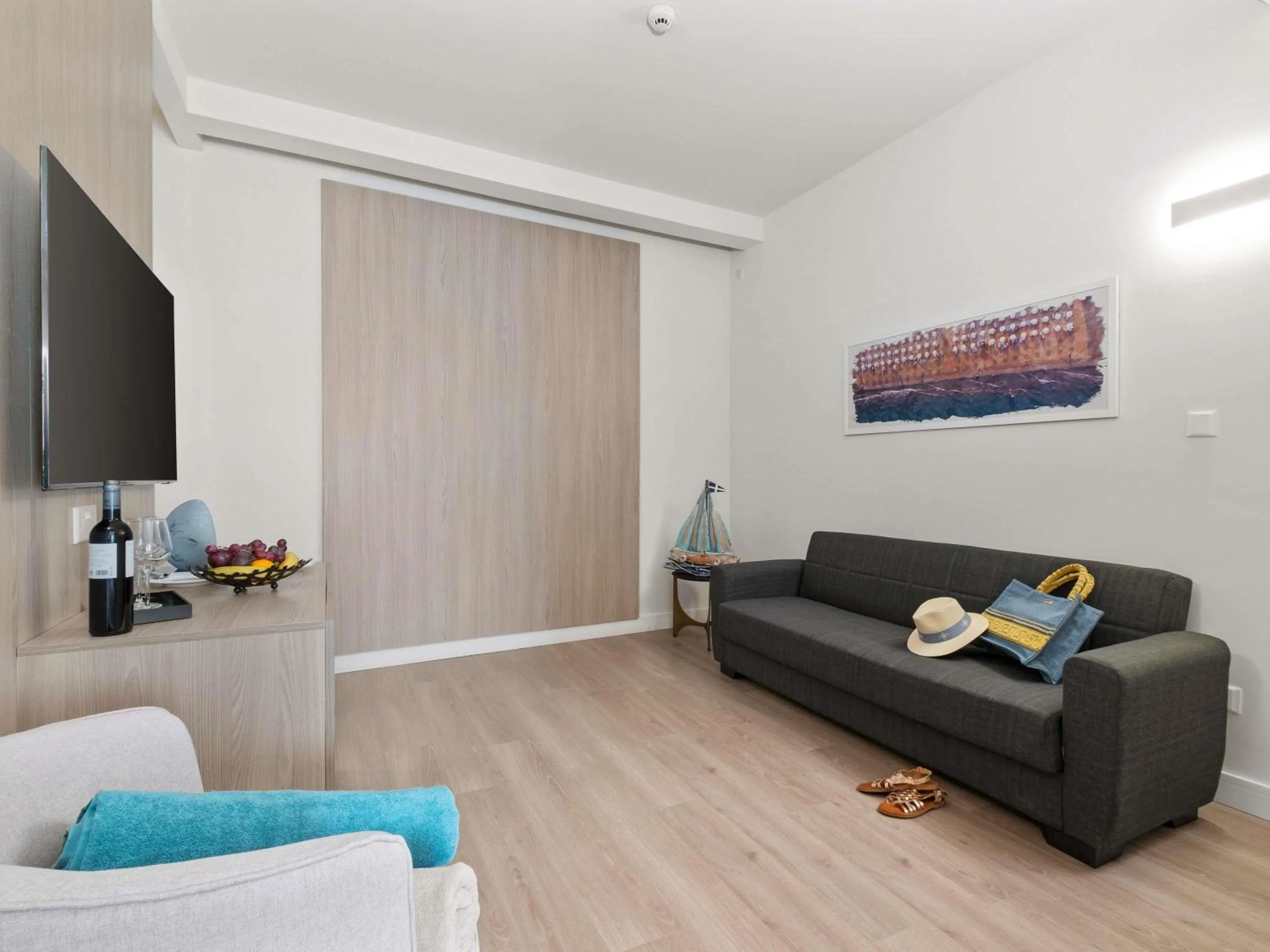 Bedroom in Mercure Larnaca Finikoudes Beach