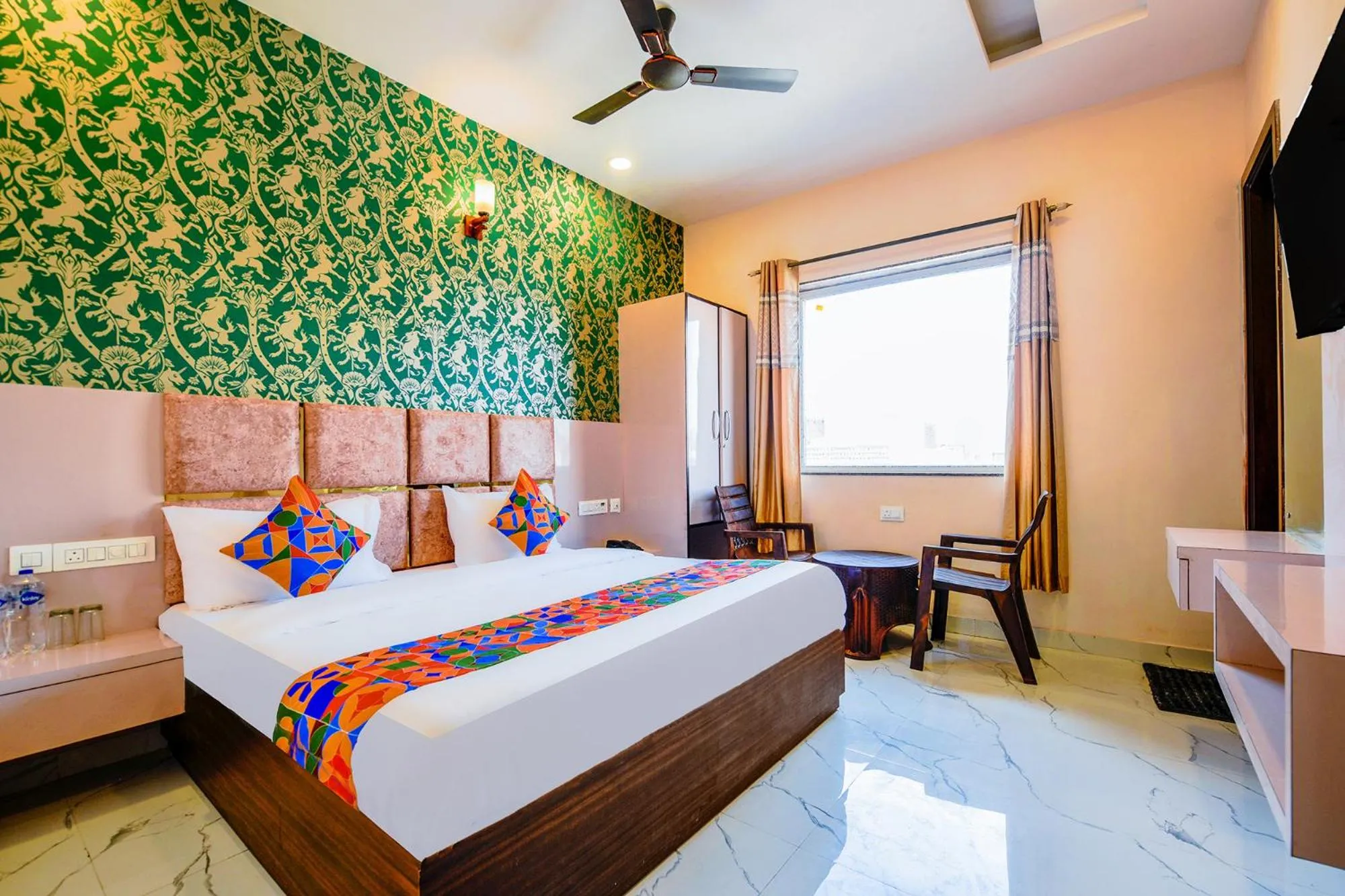 Bed in FabHotel Lohgarh Inn