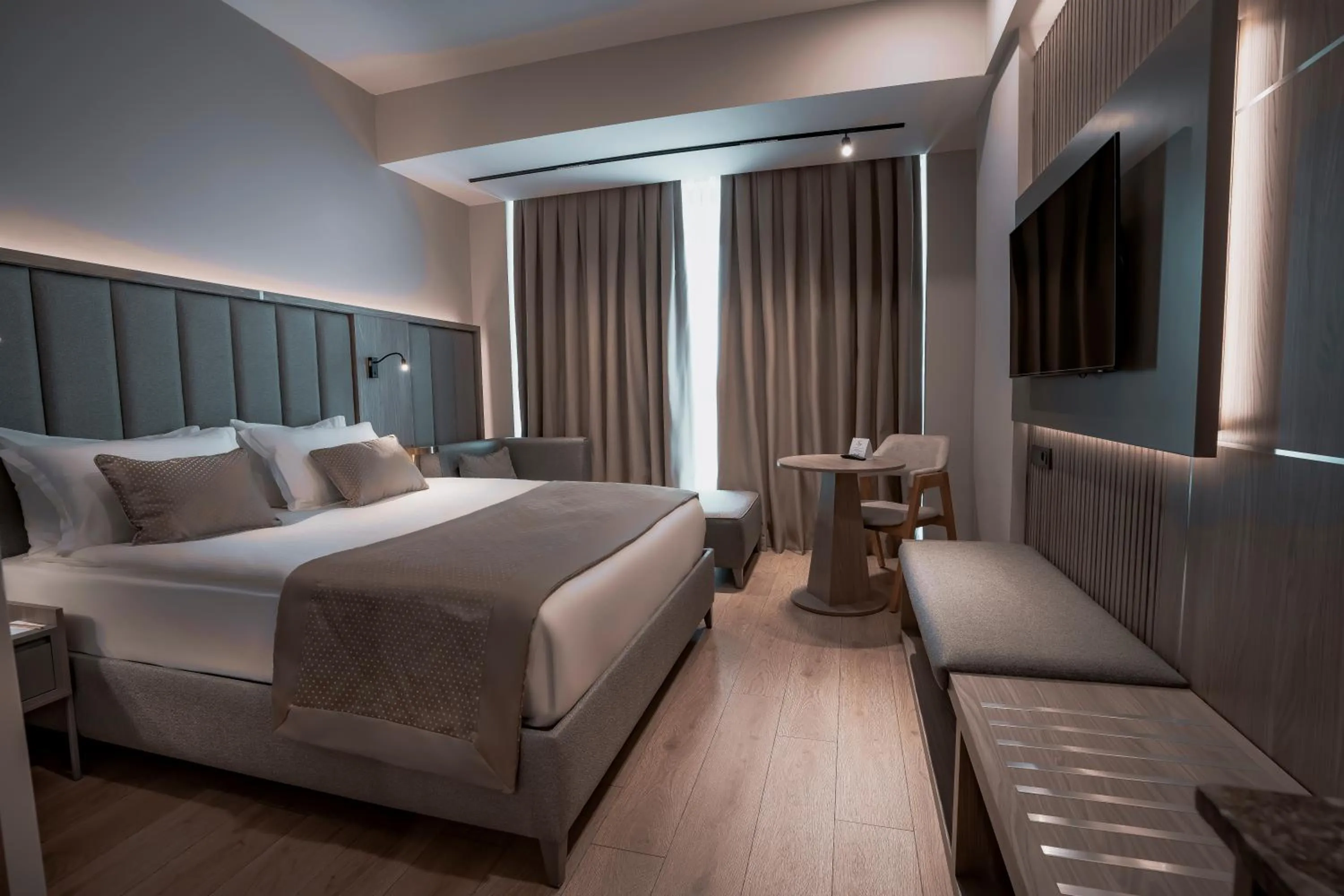 TV and multimedia, Bed in RENEX HOTELS