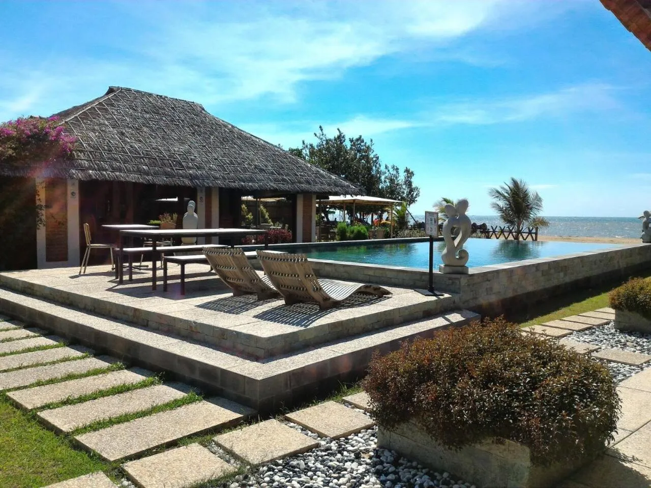 Swimming pool in Jepara Marina Beach Bungalows