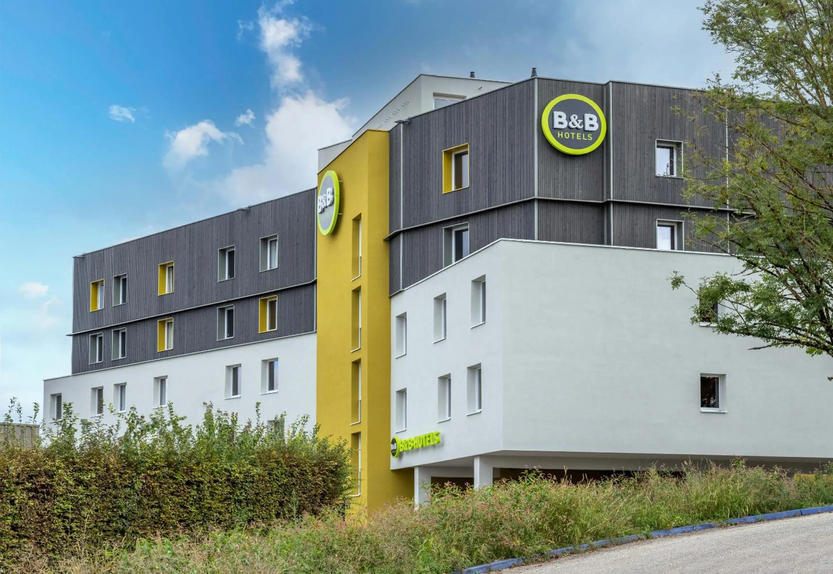 Property building in B&B HOTEL Annecy Cran-Gevrier