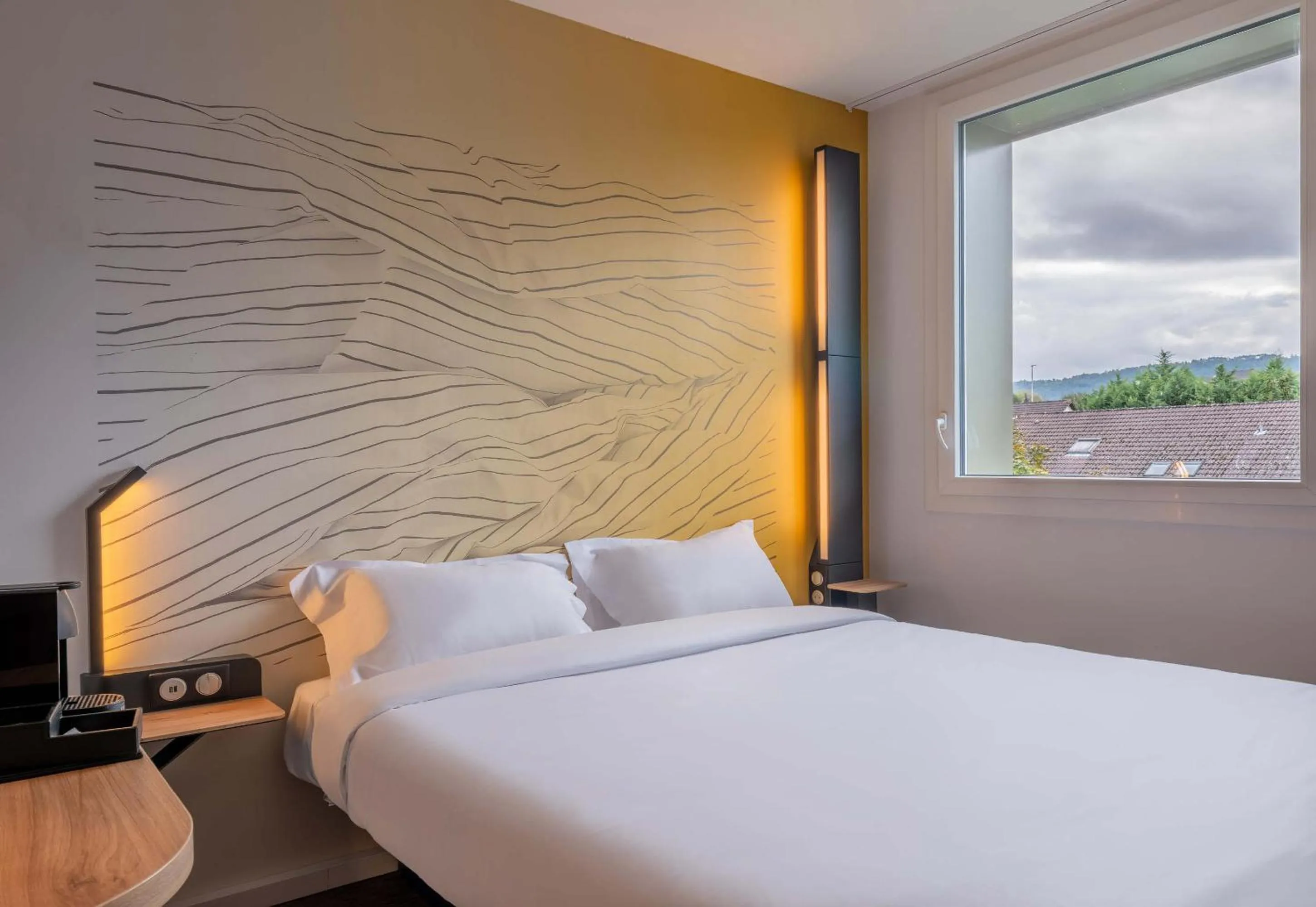 Photo of the whole room, Bed in B&B HOTEL Annecy Cran-Gevrier