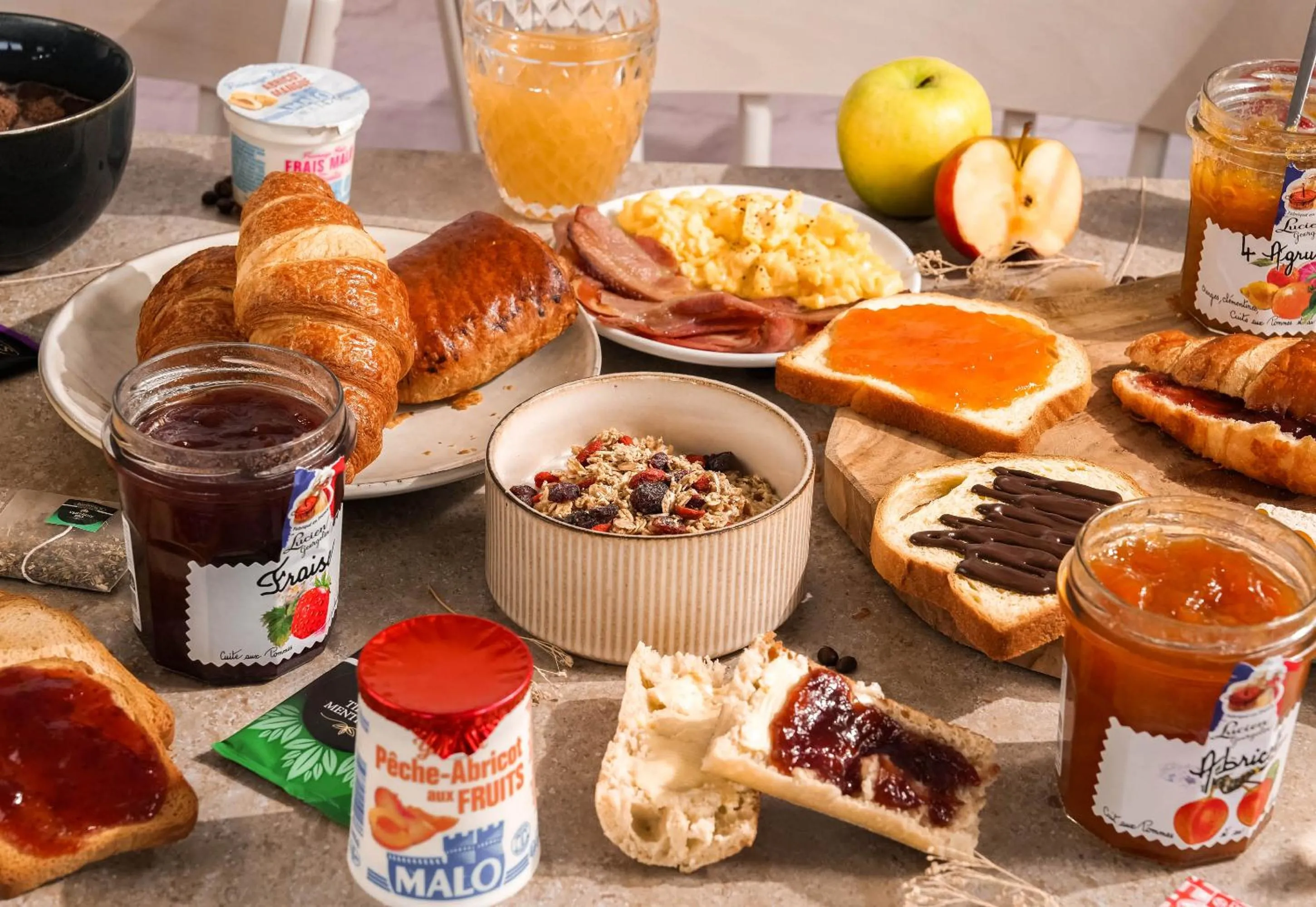 Breakfast in B&B HOTEL Annecy Cran-Gevrier