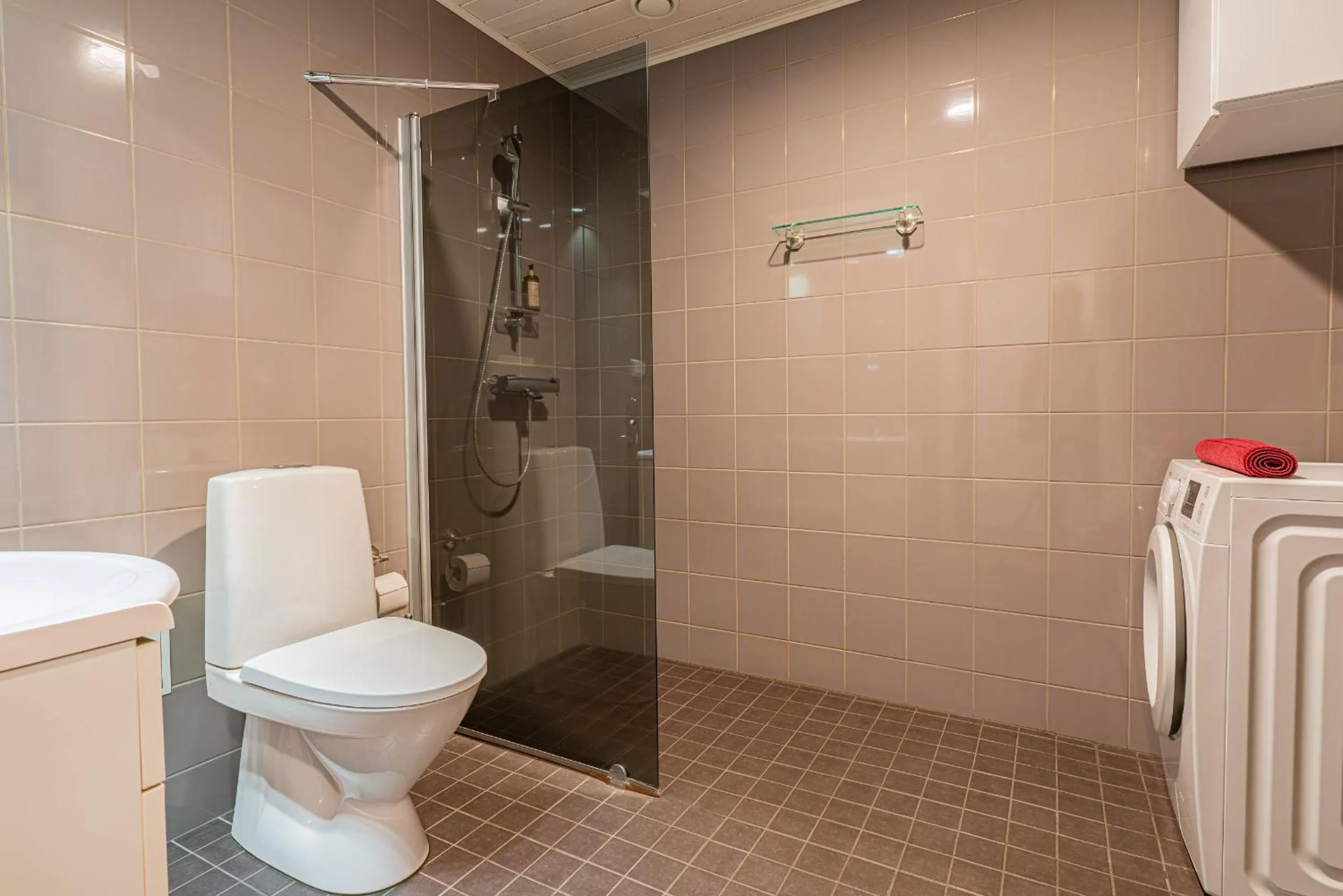 Shower in Saimaa Life Apartments