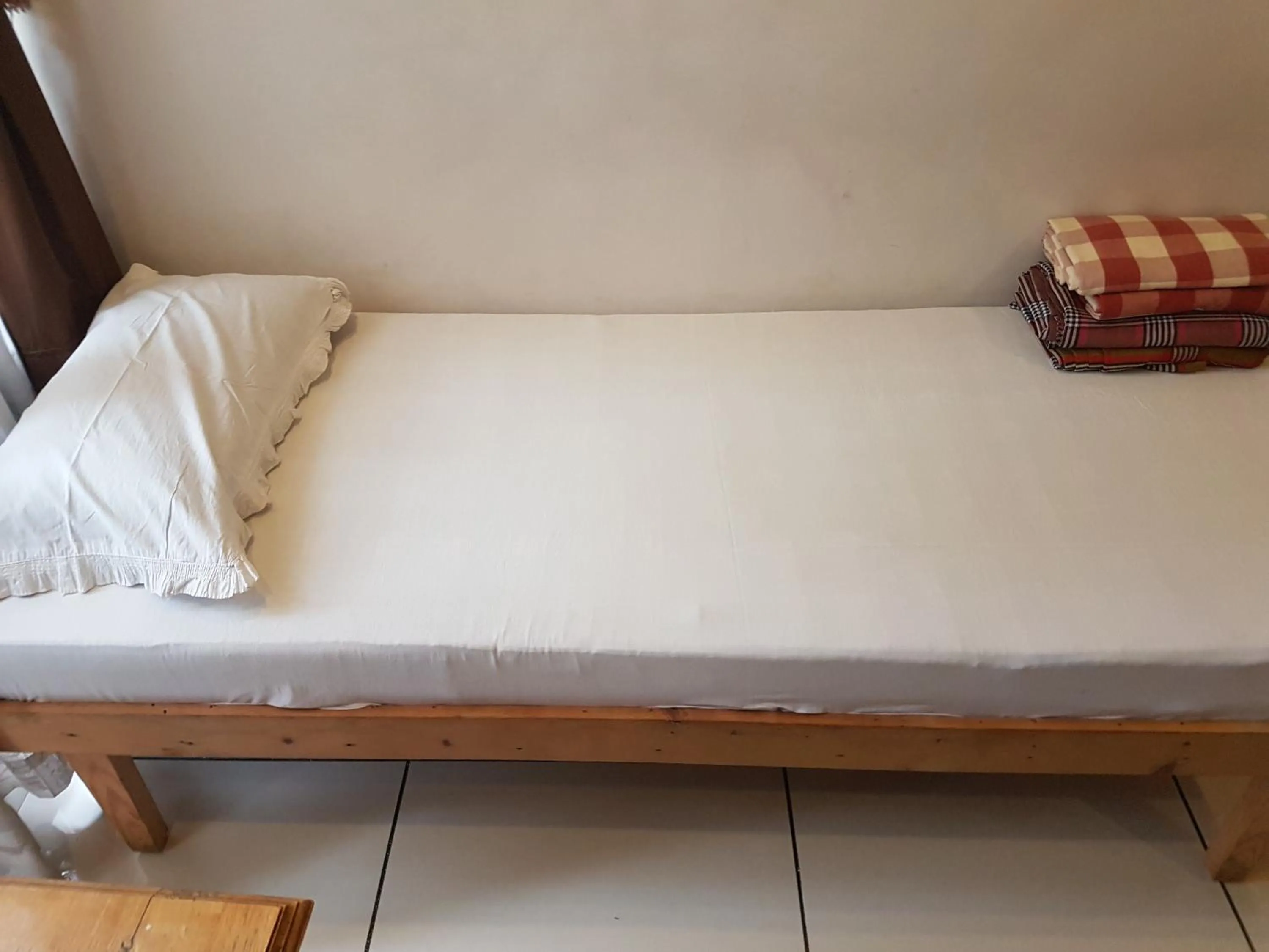 Bathroom, Bed in Jojies Homestay Fortkochi