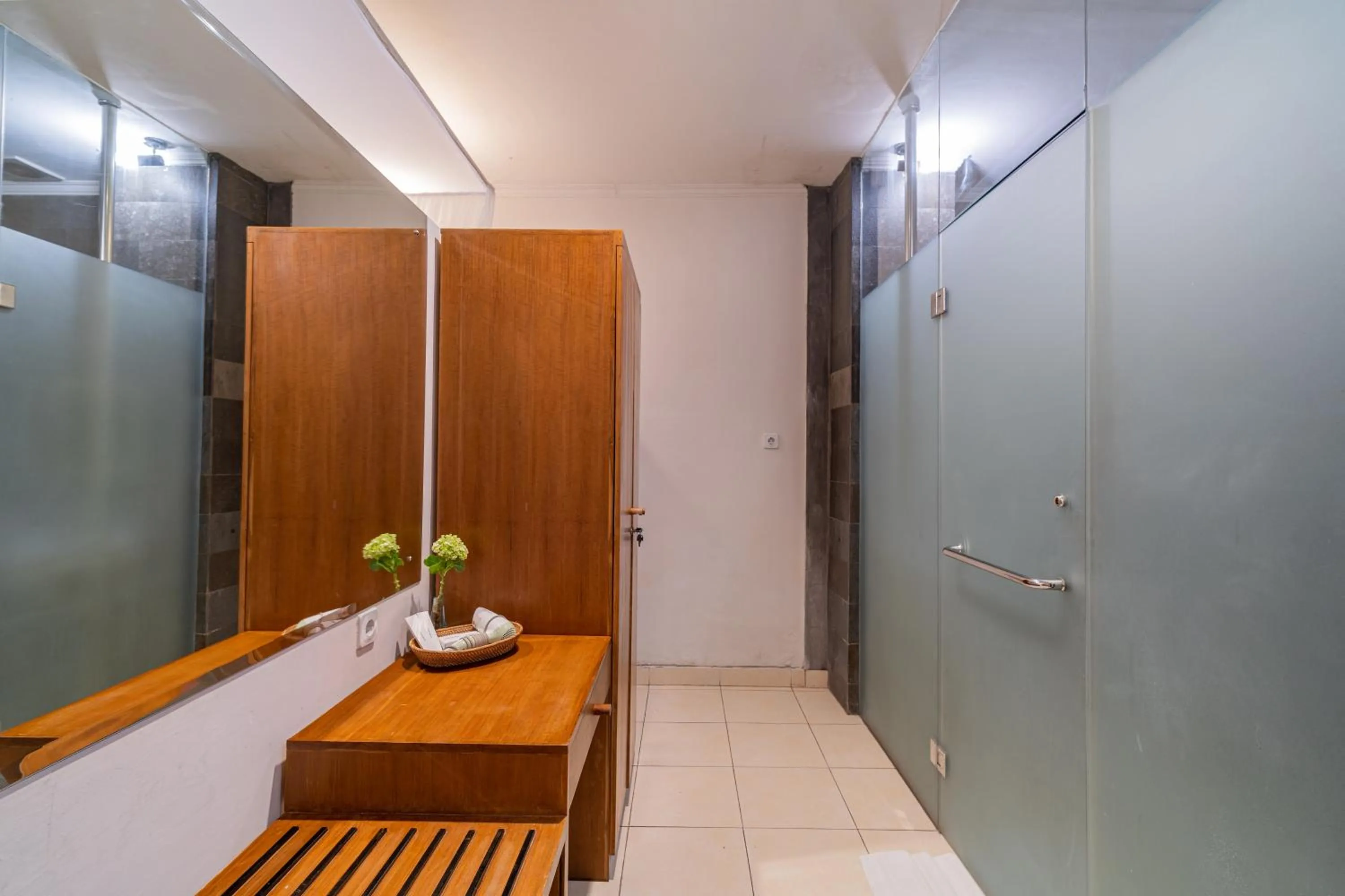 wardrobe in Om Ham Retreat and Resort