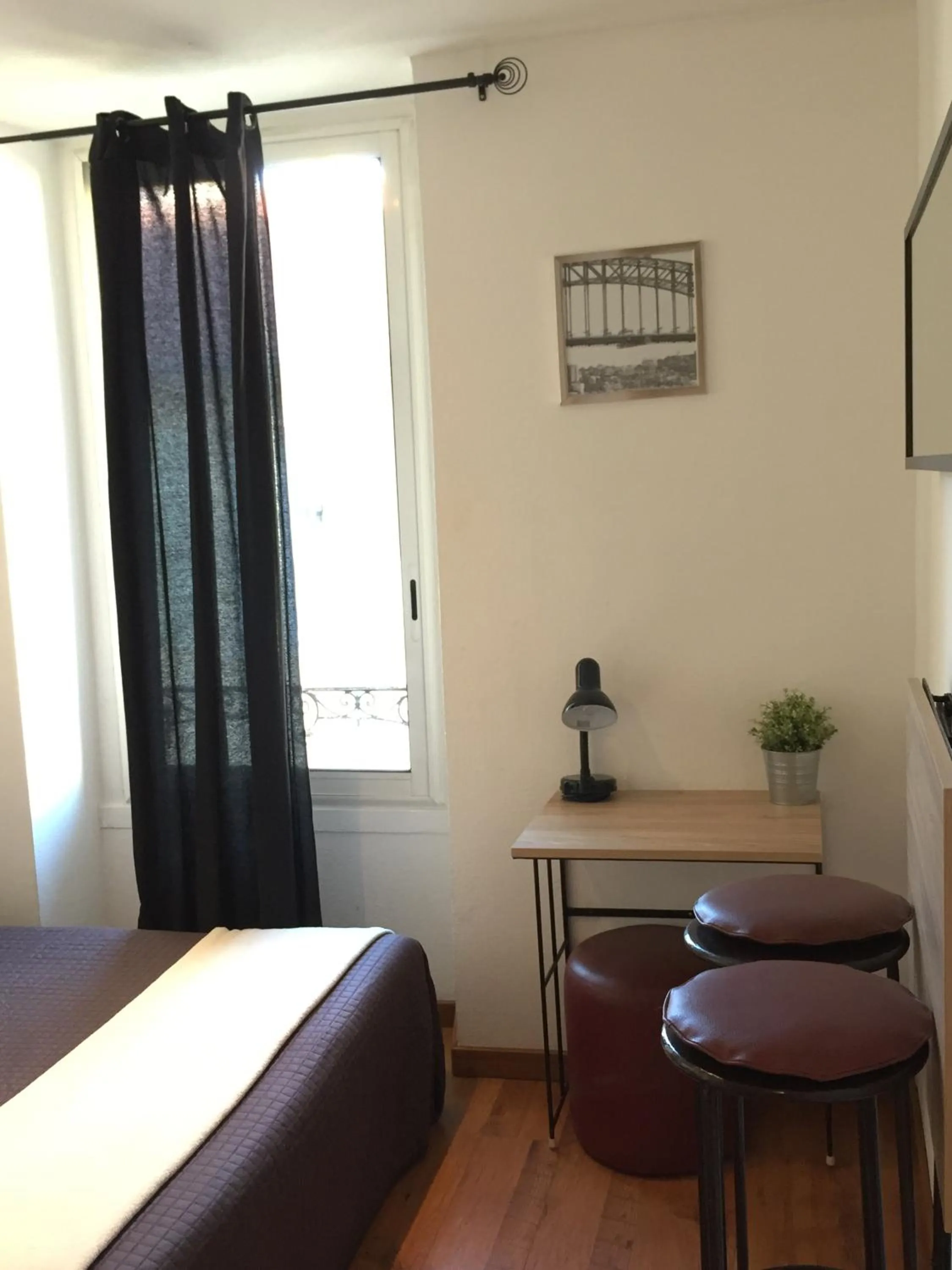 Decorative detail, Bed in Hôtel du Petit Louvre