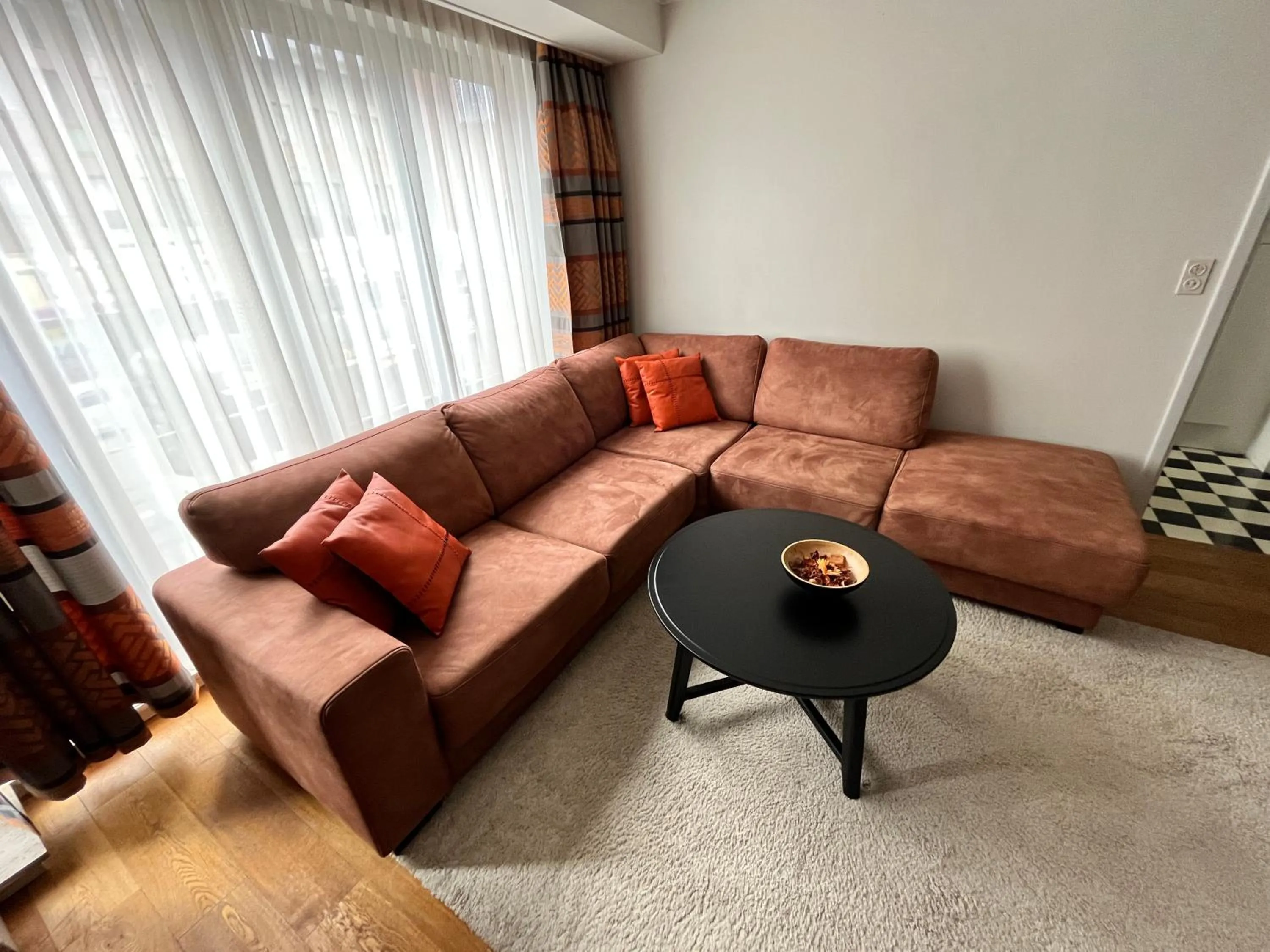 Spacious 2 Bedroom App in the Center with Balcony