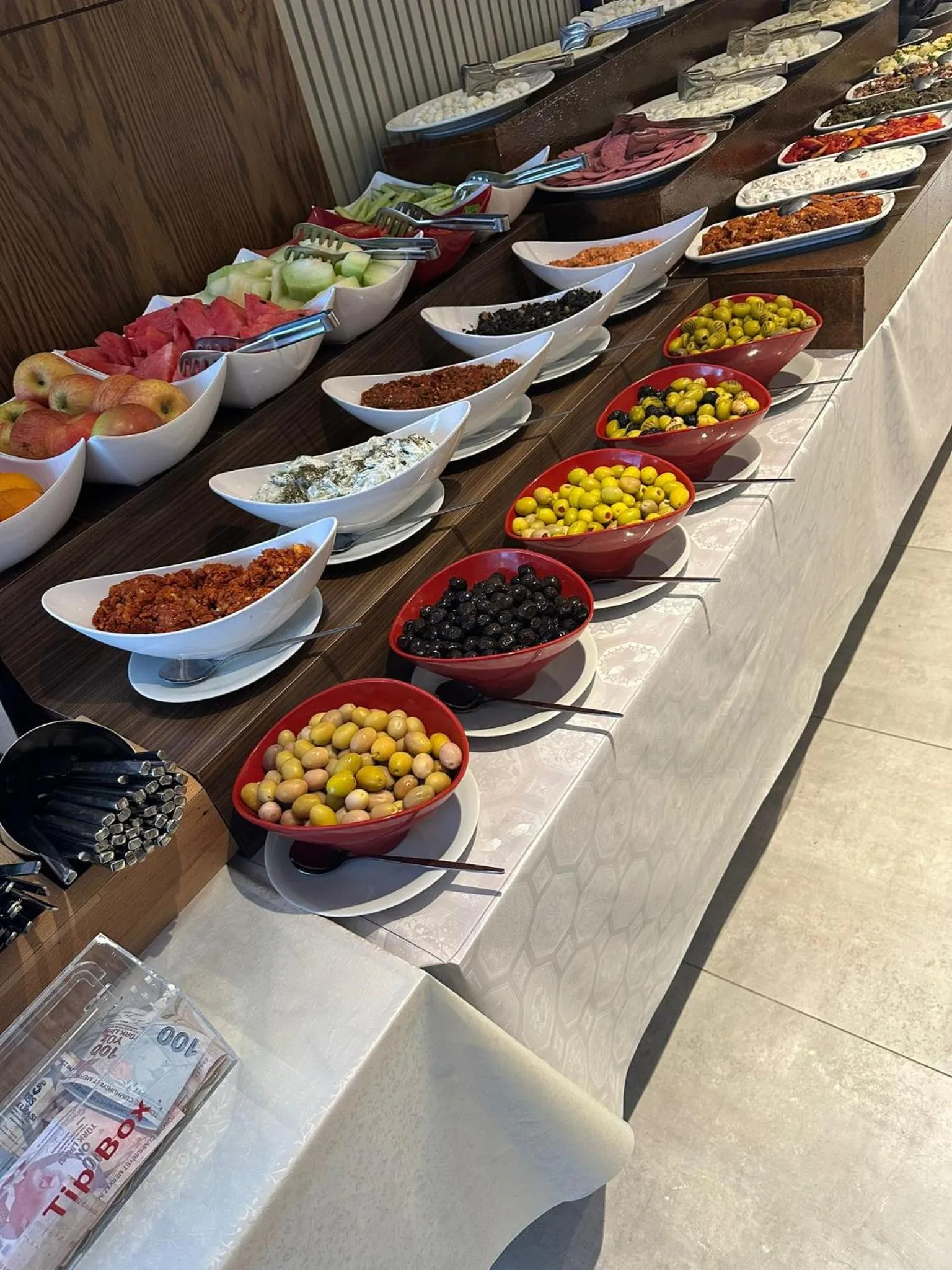 Food and drinks in Sam Hotel