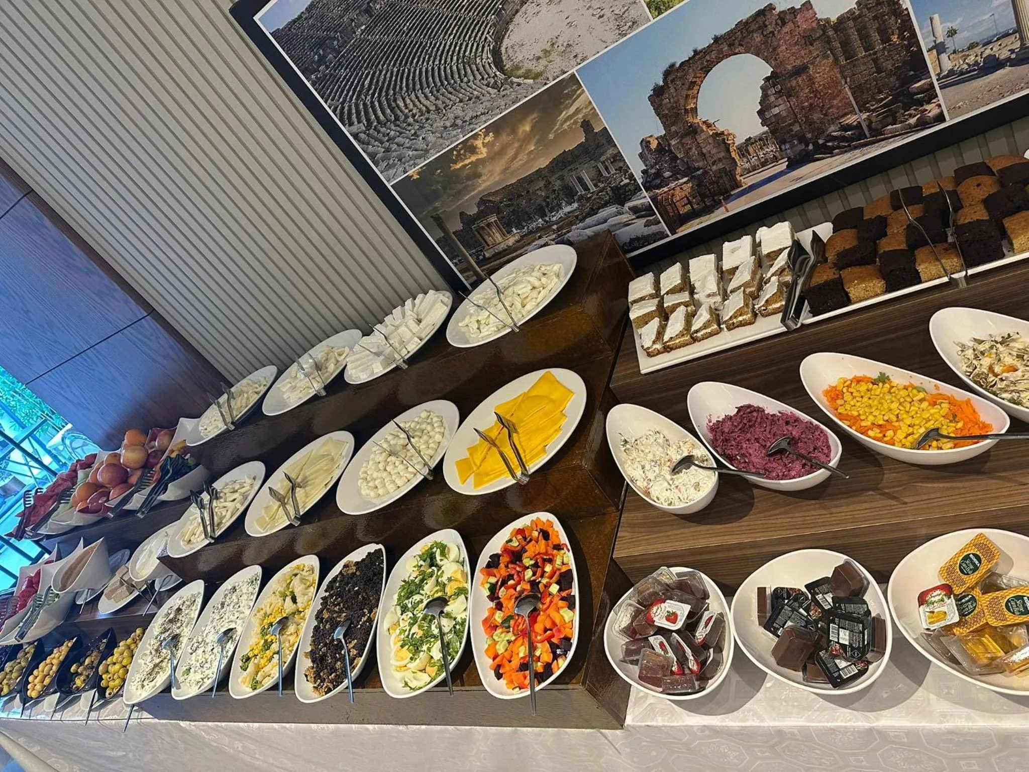 Food and drinks in Sam Hotel