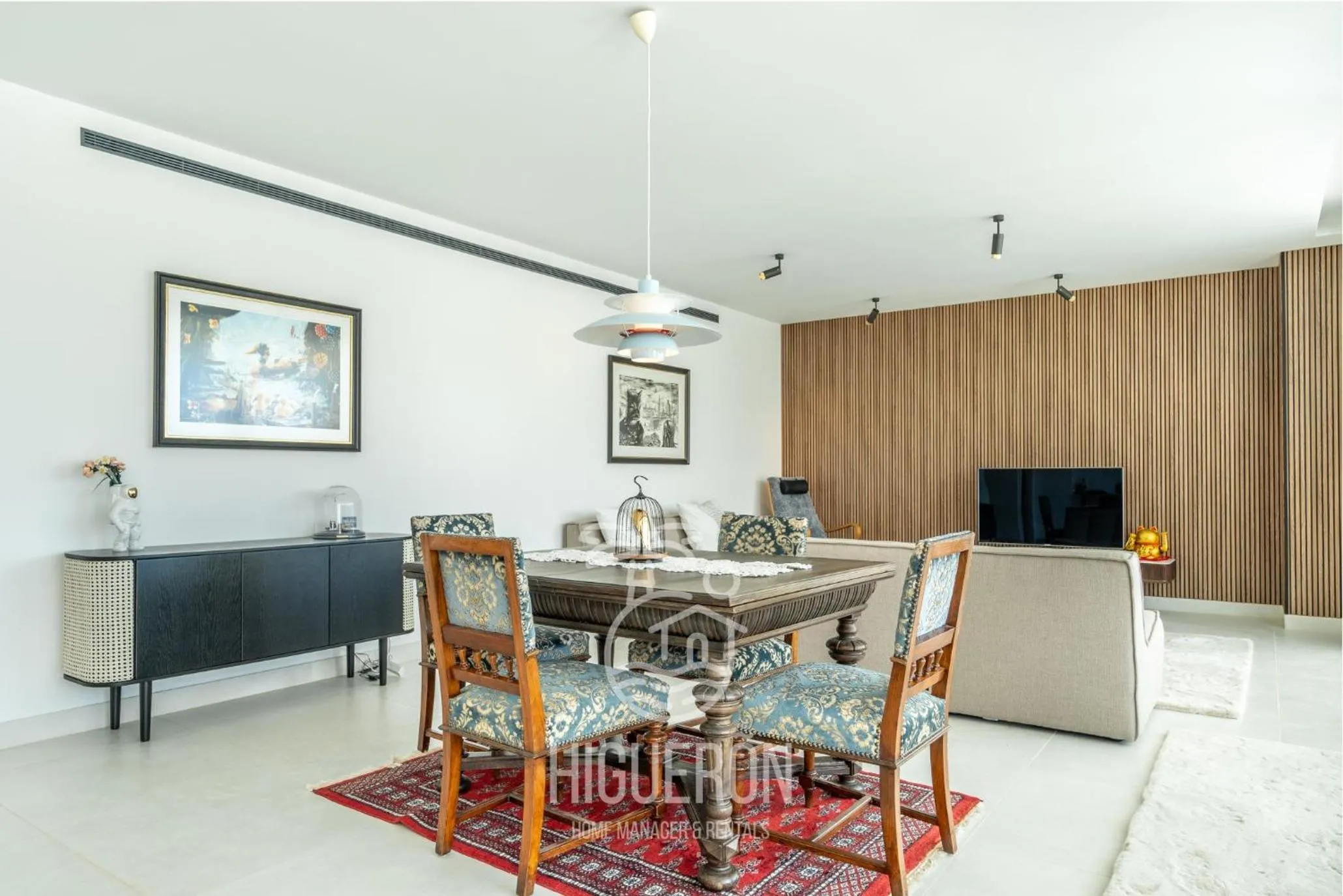 Communal lounge/ TV room in HigueronRentals Casa Leia